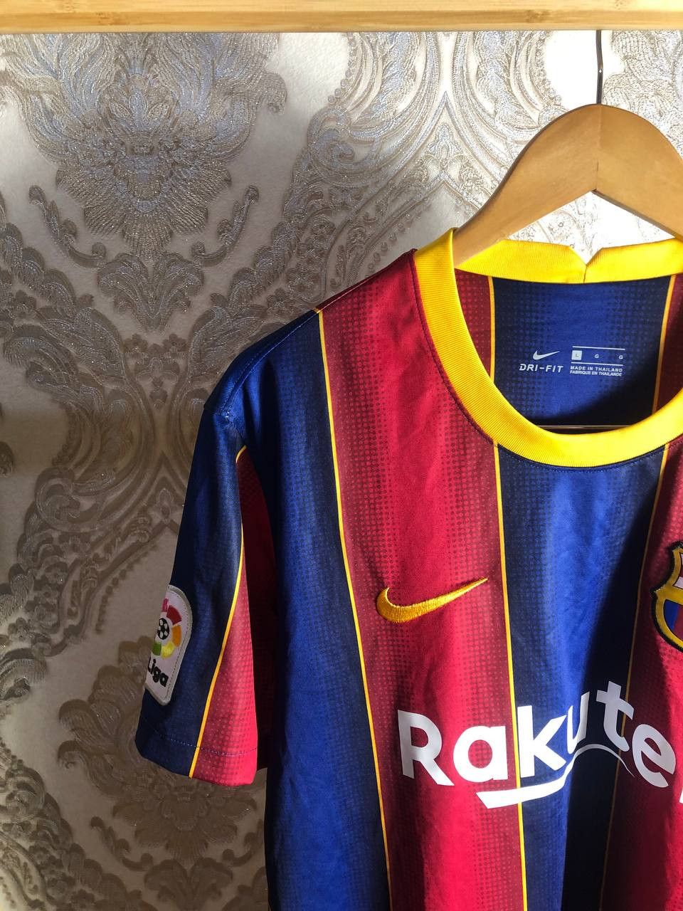 Nike Vintage Nike FC Barcelona Spain Soccer Jersey Retro Y2K Size US L / EU 52-54 / 3 - 5 Thumbnail