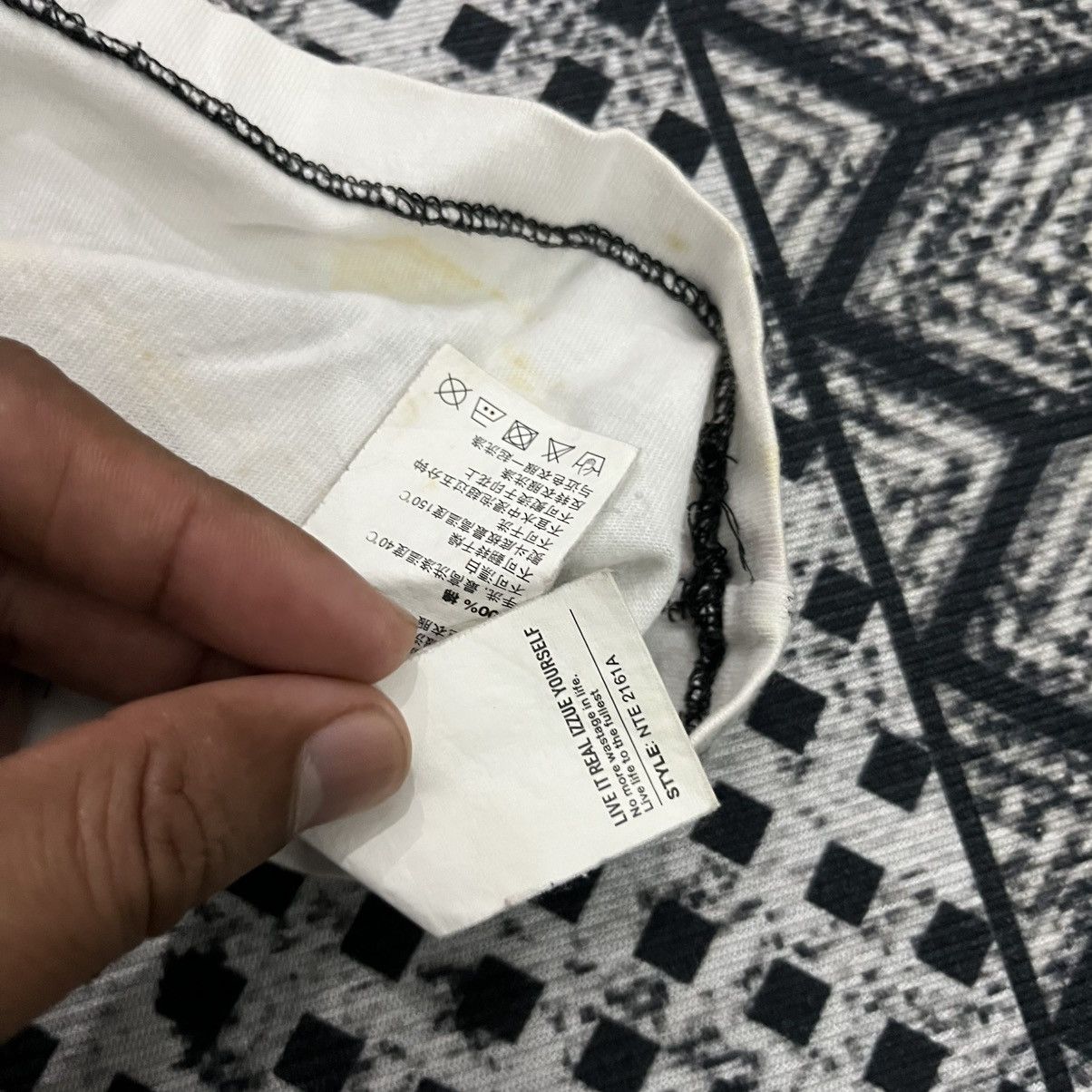 izzue 💥Izzue Japanese Designer Full Stripe Printed Punk T shirts Size US S / EU 44-46 / 1 - 9 Thumbnail