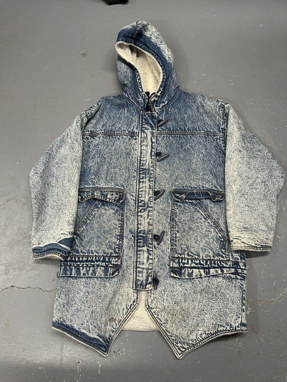 Japanese Brand × Vintage Crazy Vintage 90s Sherpa Lined Acid Wash Denim Chore Jacket Size US L / EU 52-54 / 3 - 1 Thumbnail