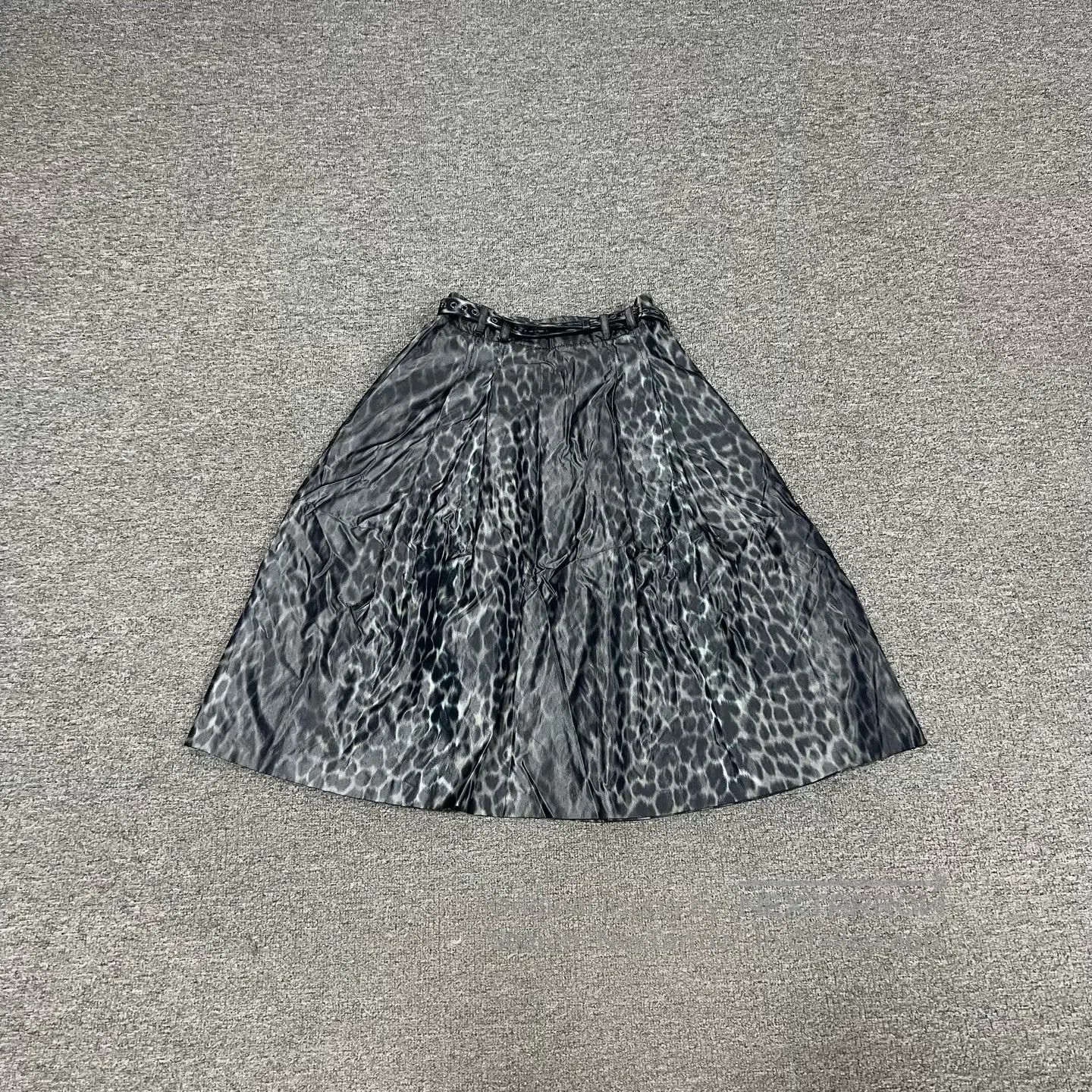 Dior Dior size 34 Silk leopard-print skirt; umbrella-style skir Size 26" / US 2 / IT 38 - 2 Thumbnail