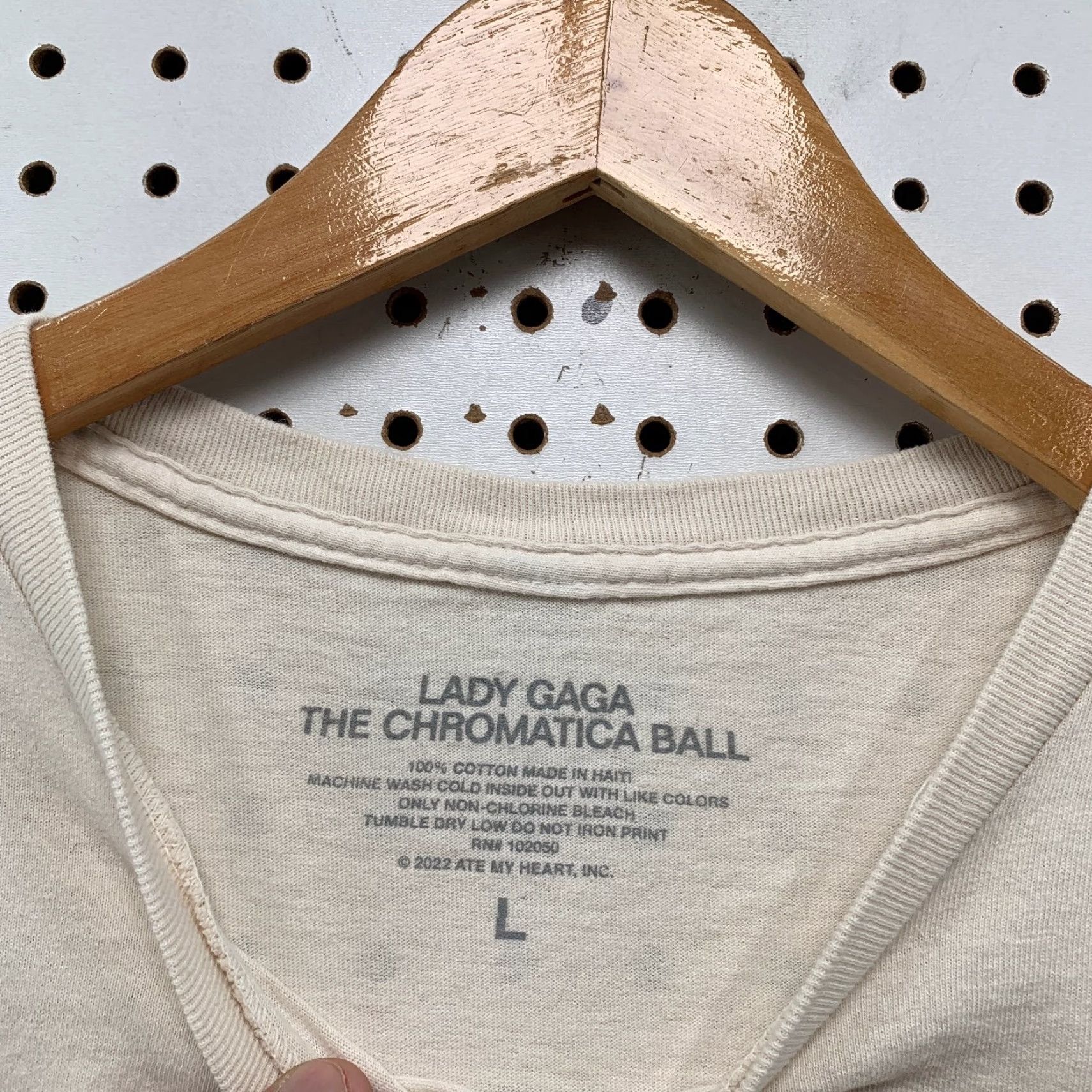 Bally Lady Gaga T Shirt Mens Large Beige The Chromatica Ball Graphic Music Pop Concert Shirt Mens L Beige Chromatica Ball Size US L / EU 52-54 / 3 - 5 Thumbnail
