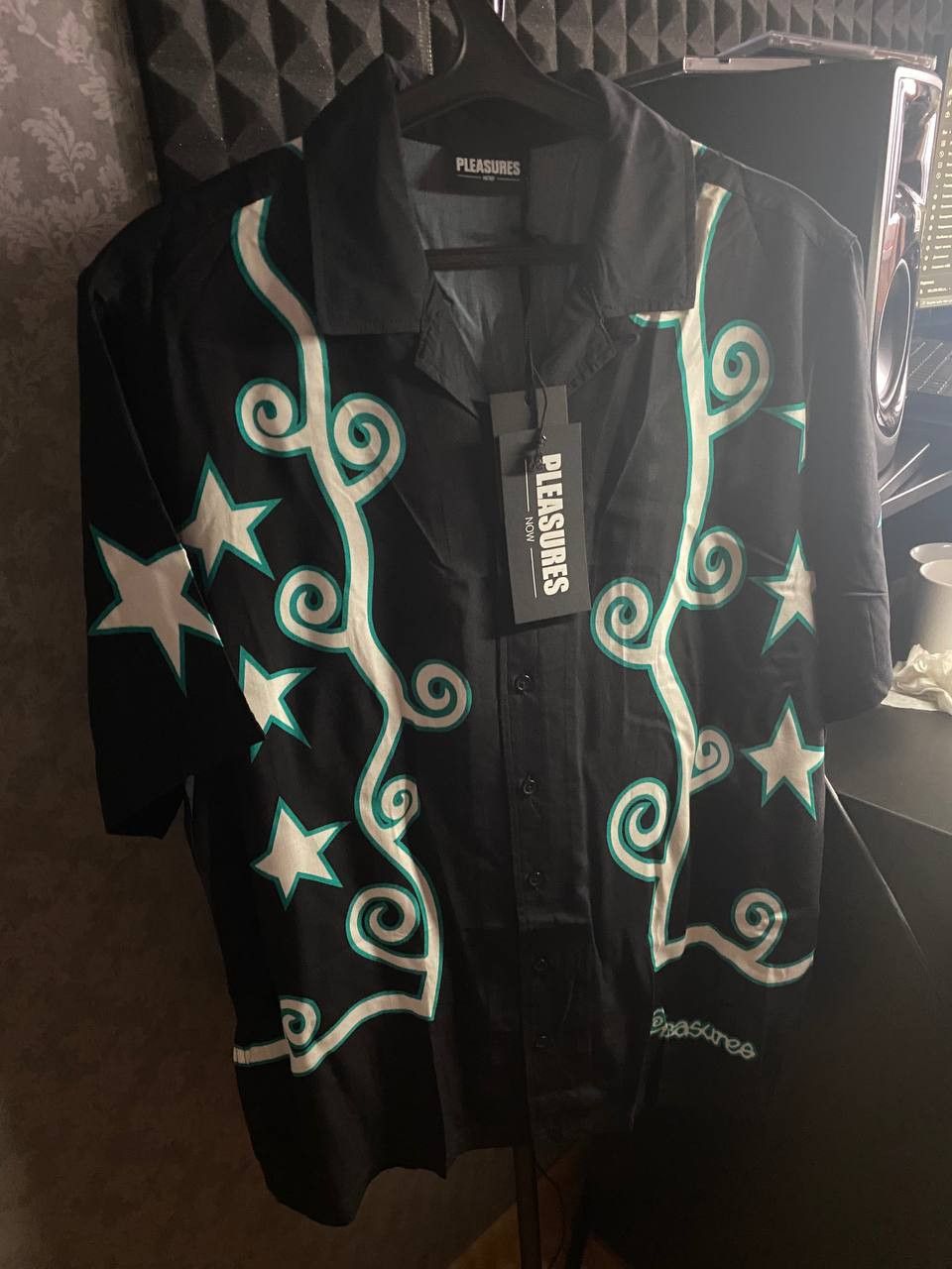 Pleasures Pleasures - Fury Button Down Size US M / EU 48-50 / 2 - 1 Thumbnail