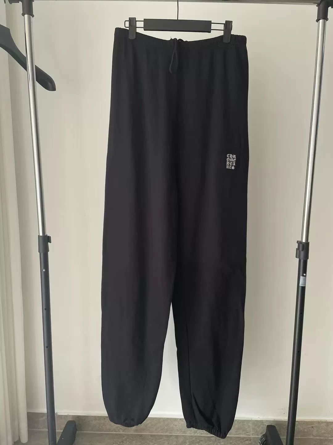 Chrome Hearts Chrome Hearts Black Embroidered Cross Sweatpants Size US 26 / EU 42 - 1 Thumbnail