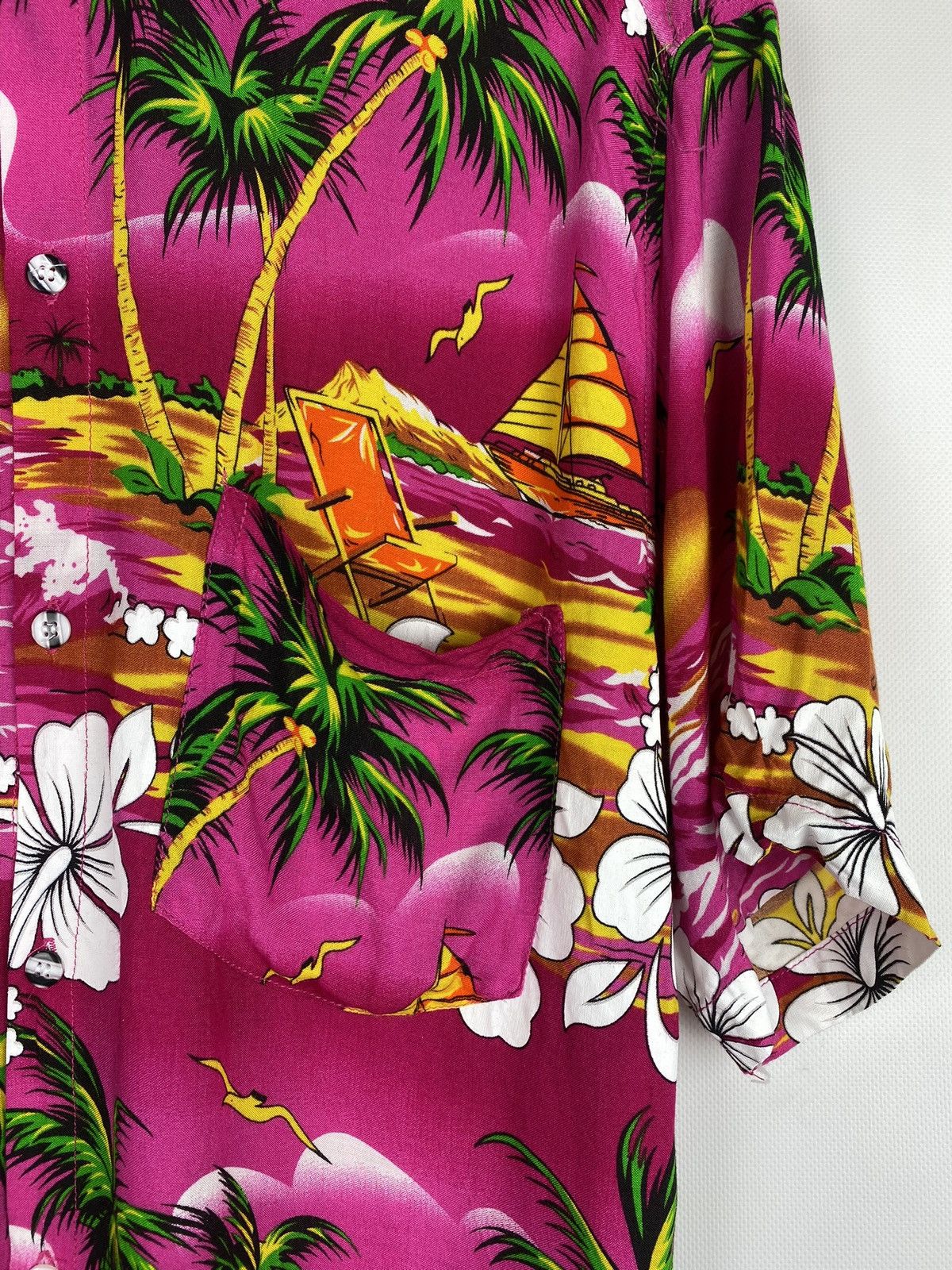 Vintage Vintage Hawaiian Crazy Overprinted shirt size L Size US L / EU 52-54 / 3 - 11 Thumbnail