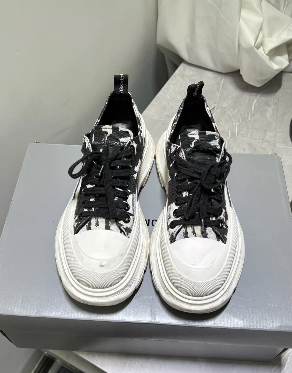Alexander McQueen Alexander McQueen Platform Shoes J42 Size US 8 / EU 41 - 2 Thumbnail