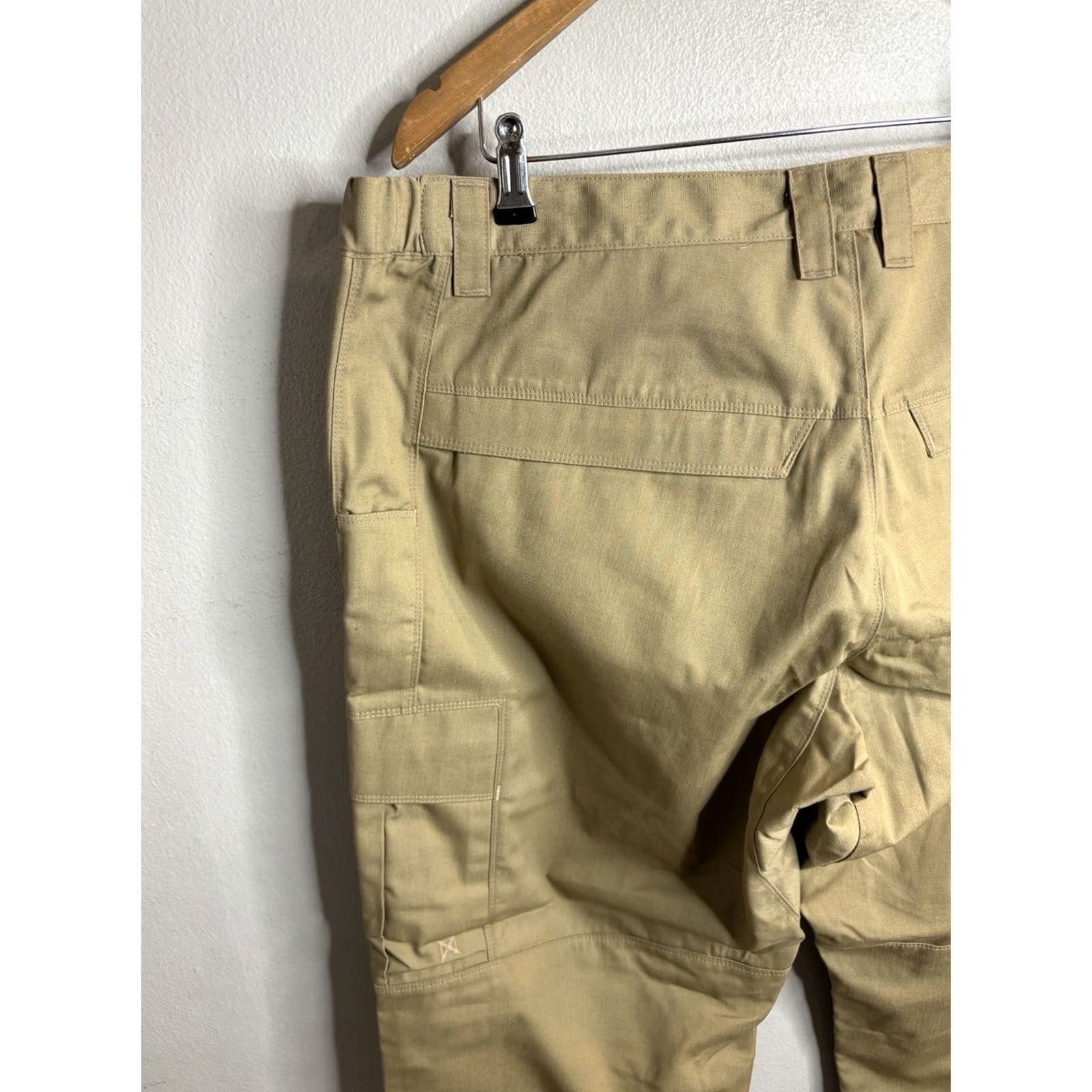 Vintage VINTAGE Vertx Phantom OPS Tactical Cargo Pant Men 42r 30 Ripstop Hiking Articulated Beige Mens Size US 42 / EU 58 - 4 Thumbnail