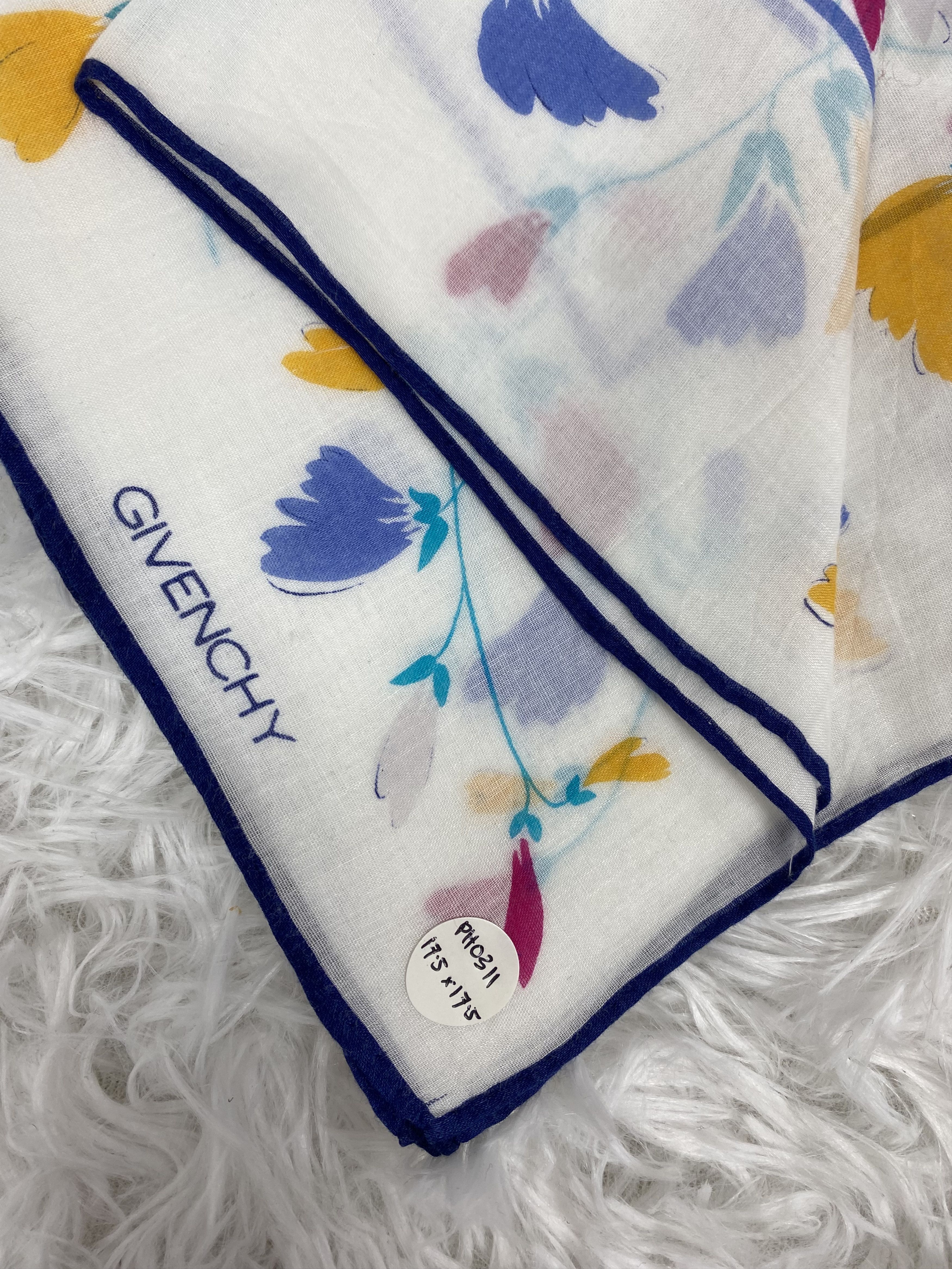 Vintage Vintage Givenchy Handkerchief Neckerchief PH0311 Size ONE SIZE - 2 Thumbnail