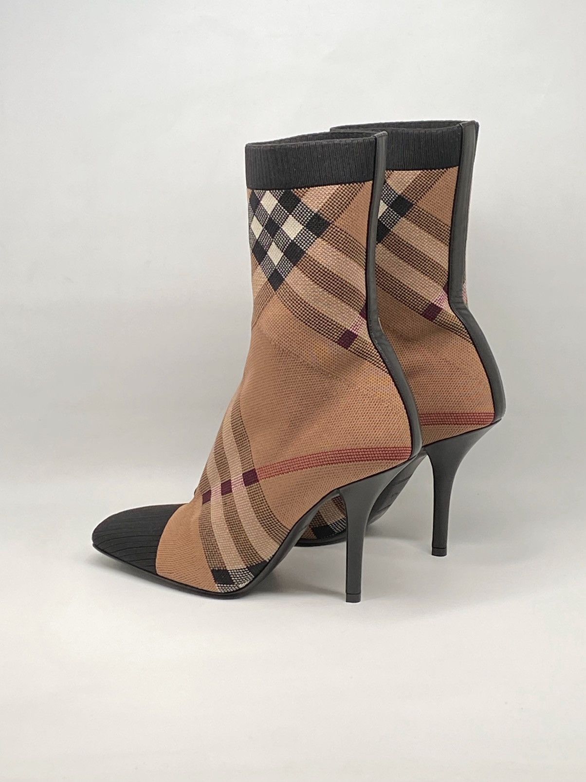 Burberry Burberry Square Toe Check Print Heel Booties size 37.5 Size US 7.5 / IT 37.5 - 8 Thumbnail