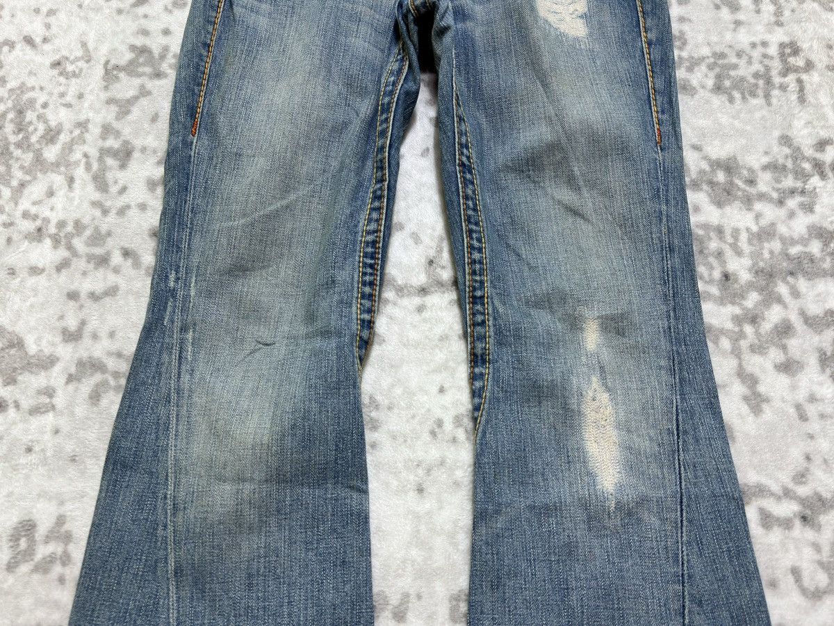 True Religion True Religion Joey Big T Bootcut Low Rise Distressed Jeans Size US 30 / EU 46 - 6 Thumbnail