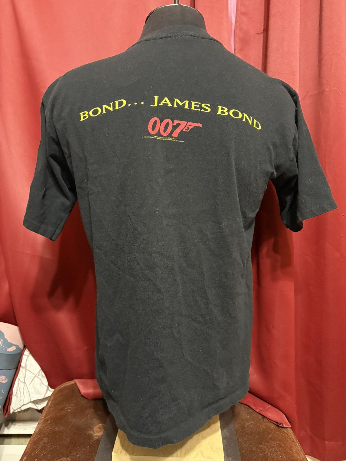 Vintage Vintage 007 Golden Eye Tshirt 90’s Movie Video Game Grail Size US L / EU 52-54 / 3 - 2 Thumbnail