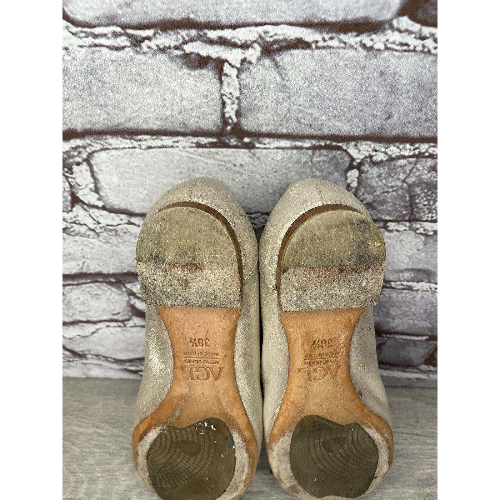 AGLINI AGL Metallic Gold Shimmer Leather Blue Cap Toe Ballet Flats Size US 6 / IT 36 - 11 Thumbnail