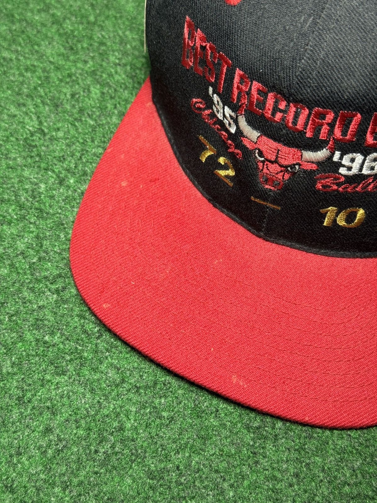 Vintage Vintage Chicago Bulls Record 90s NBA Jordan Snapback Hat Size ONE SIZE - 5 Thumbnail