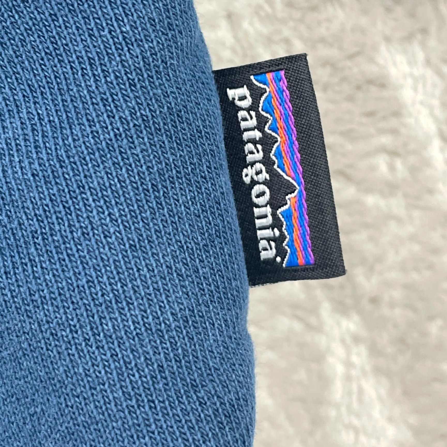 Patagonia Patagonia Hoodie Women Small Blue Regular Fit Graphic Print Bear Logo Hooded Pockets All Seasons Fleece Cotton Blend Crew Neck Pullover Size S / US 4 / IT 40 - 4 Thumbnail