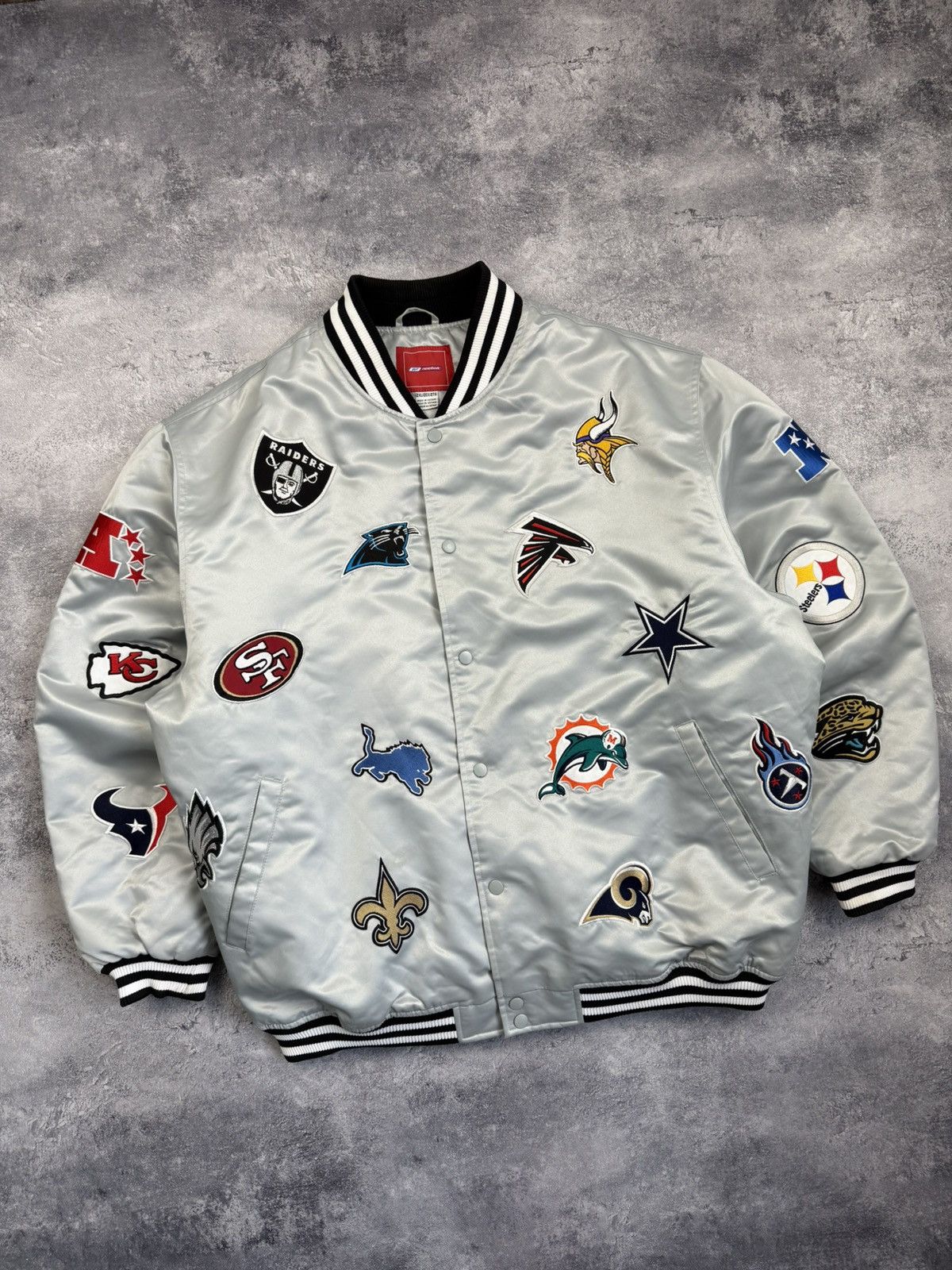 NFL Vintage NFL Reebok All Over Team Logo Patch Bomber Jacket Size US XXL / EU 58 / 5 - 3 Thumbnail