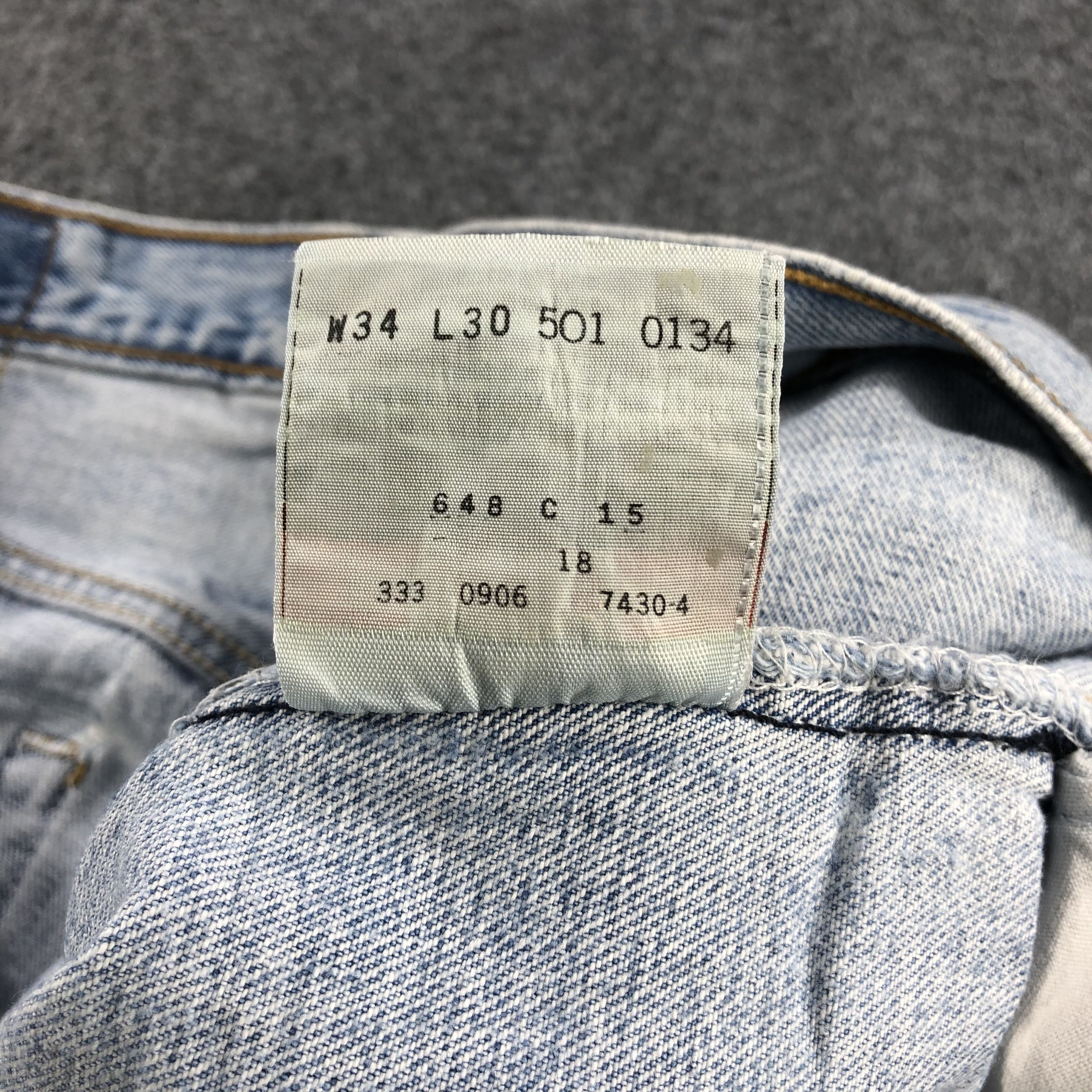 Levi's × Vintage Vintage 90s Light Wash Levis 501 Jeans-JM1020 Size US 34 / EU 50 - 10 Thumbnail