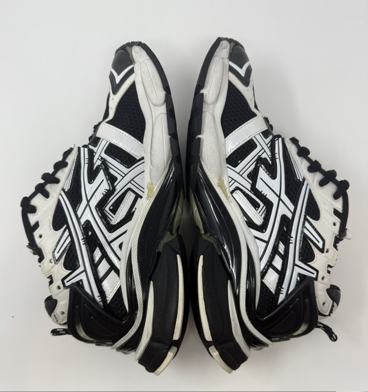 Balenciaga Balenciaga Runner Sneaker (Black/White) Size US 11 / EU 44 - 4 Thumbnail