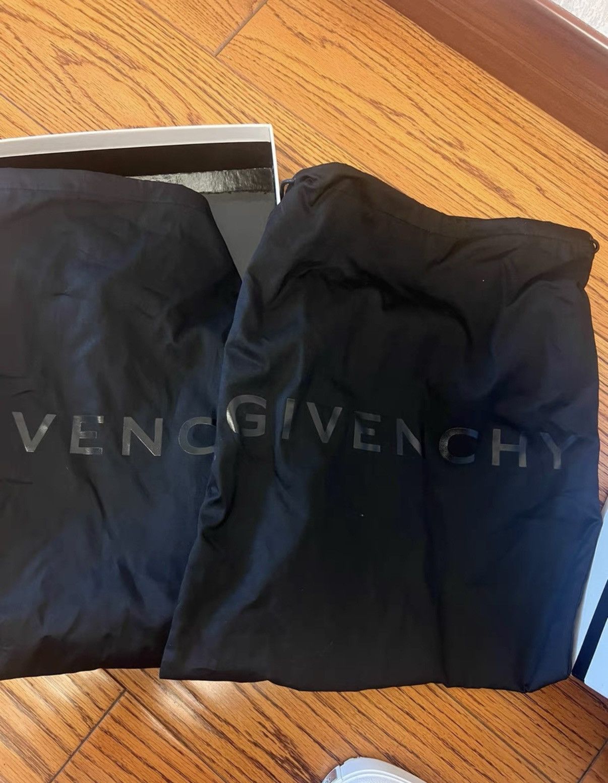 Givenchy Givenchy City Logo Jacquard Low-Top Fashion Sneakers Size US 8 / EU 41 - 8 Thumbnail