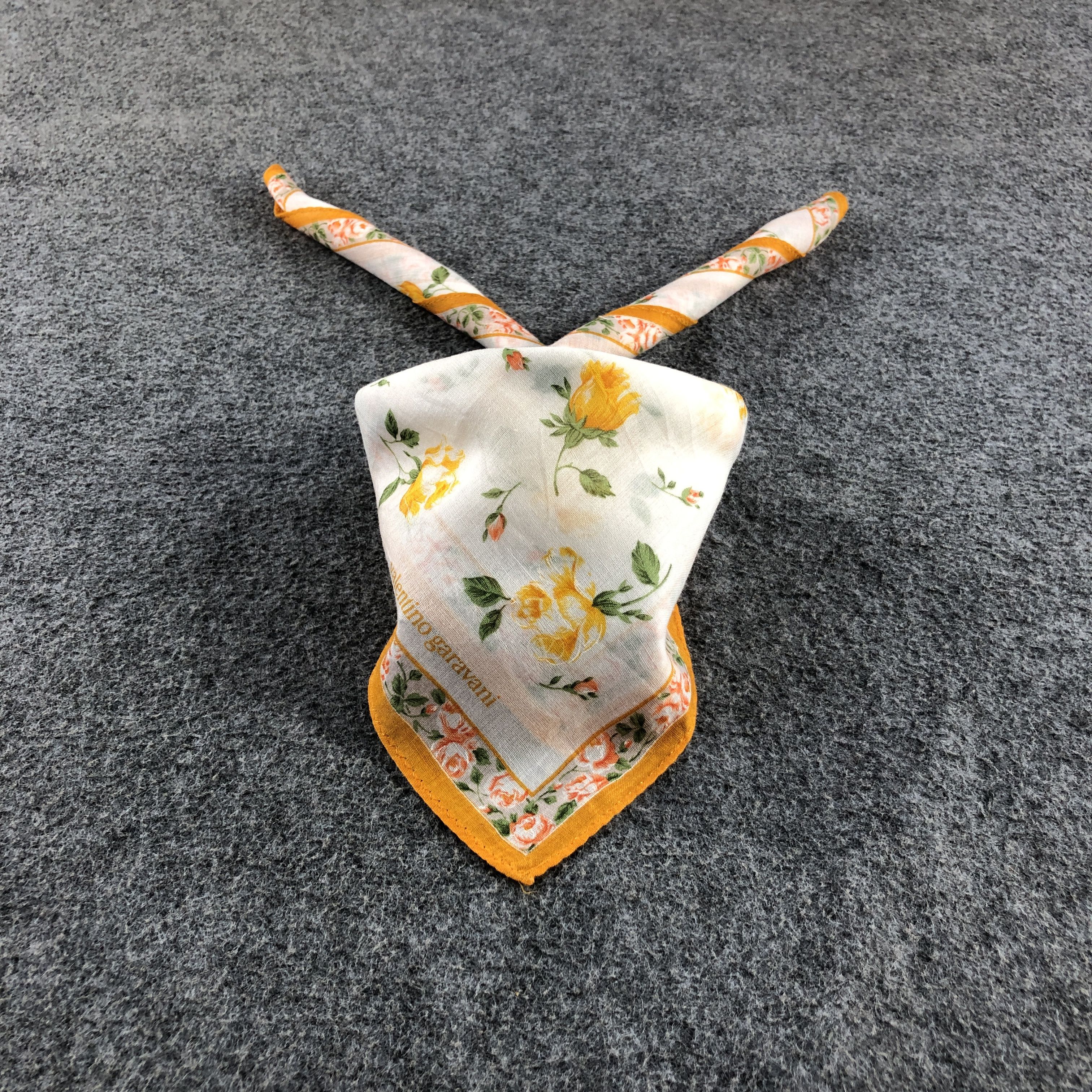 Vintage Valentino Garavani Handkerchief Neckerchief Bandana H2671 Size ONE SIZE - 1 Thumbnail