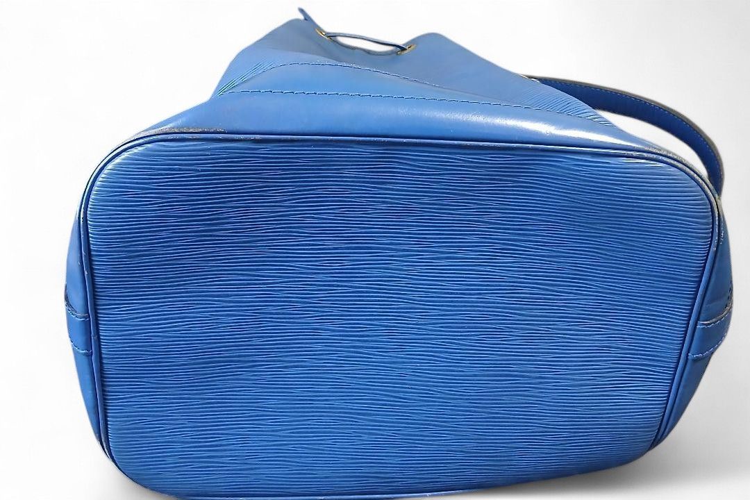 Louis Vuitton Louis Vuitton - Epi Noe Shoulder Bag Bucket Blue Leather Size ONE SIZE - 7 Thumbnail