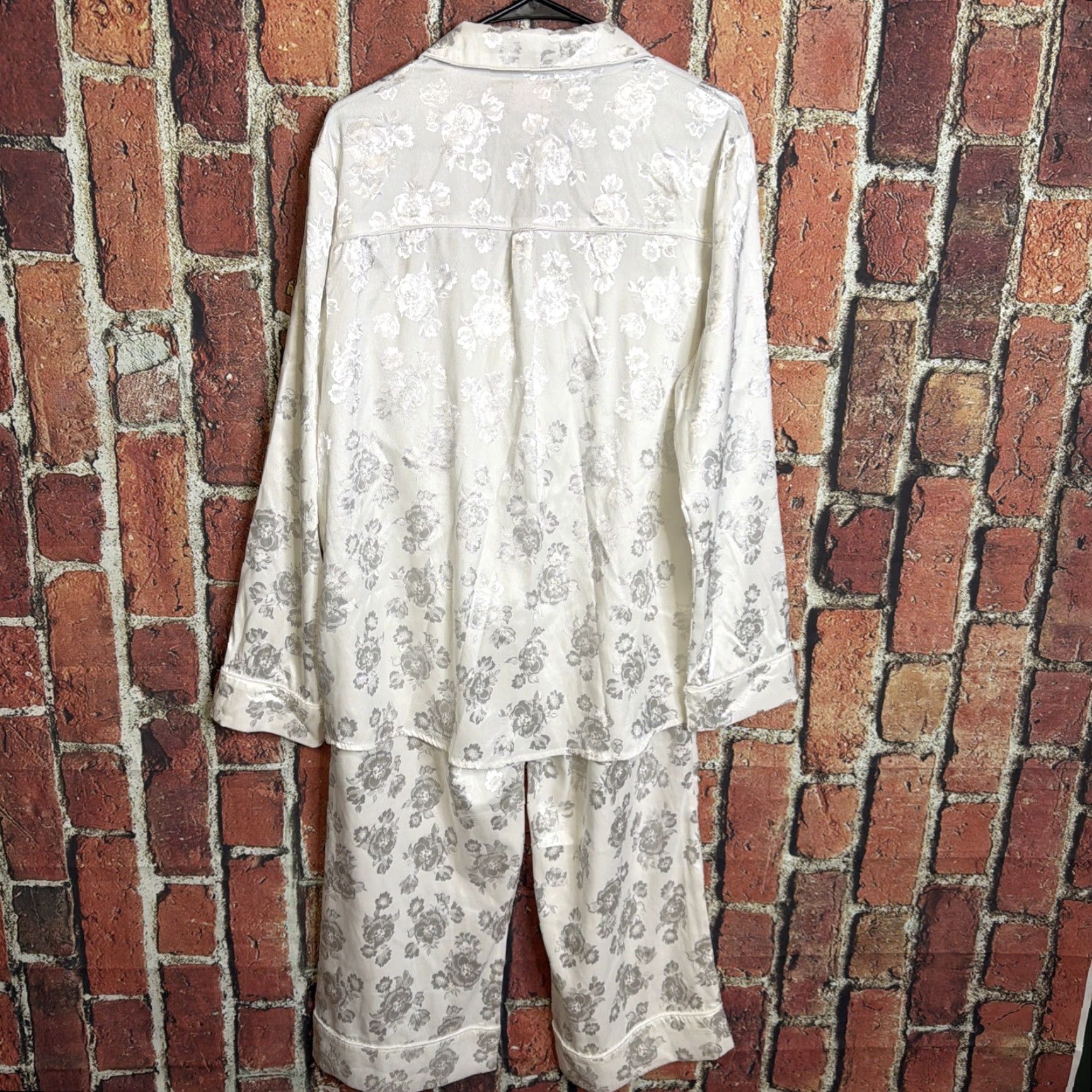 Show Me Your MuMu VINTAGE Show Me Your Mumu Classic PJ Set White Lounge Pajamas Silky Size Medium Women Shirt Camisole Shaping Bottom 90s? Size ONE SIZE - 4 Thumbnail