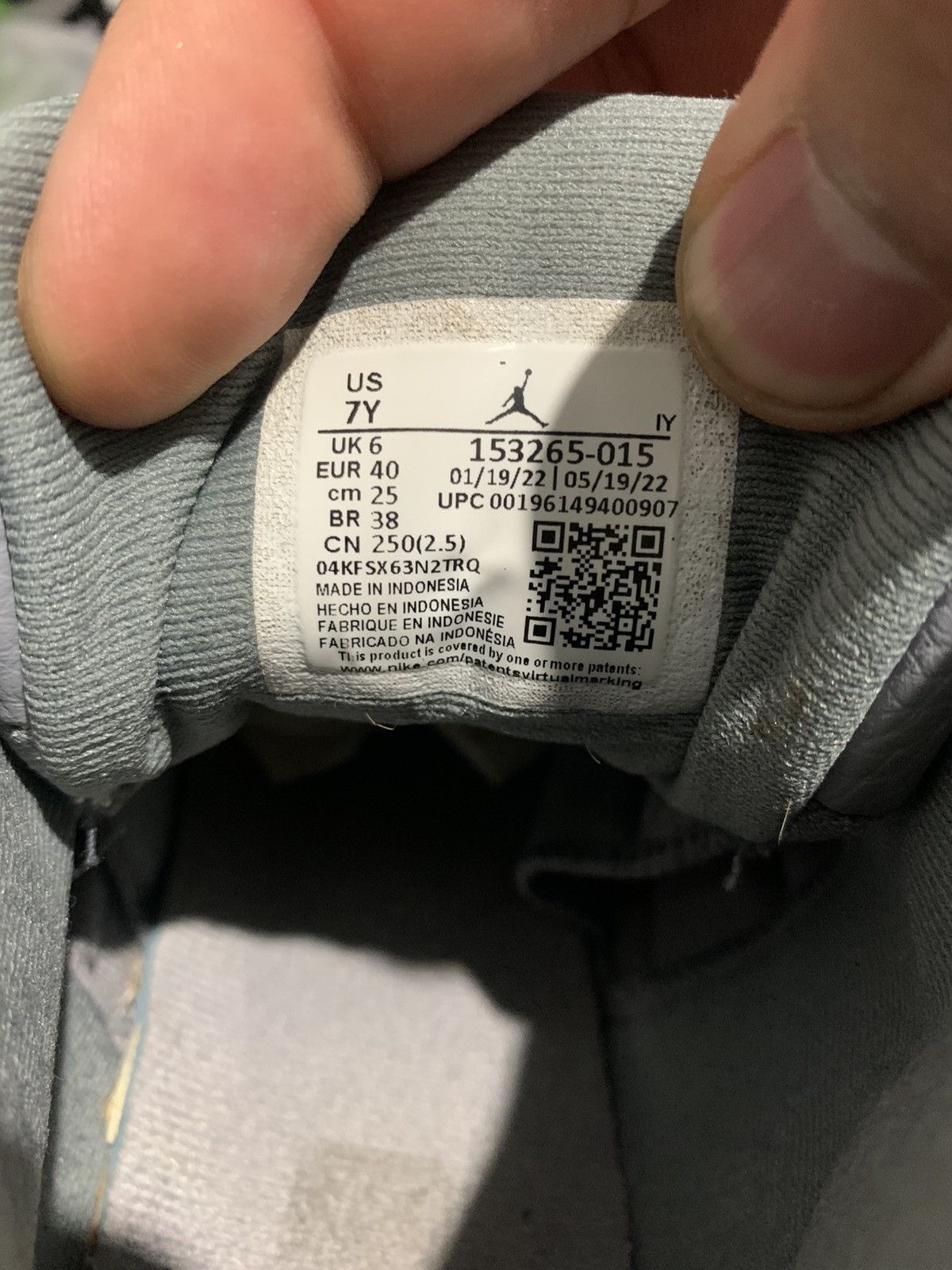 Jordan Brand Air Jordan 12 Stealth Grade School Size US 7 / EU 40 - 7 Thumbnail