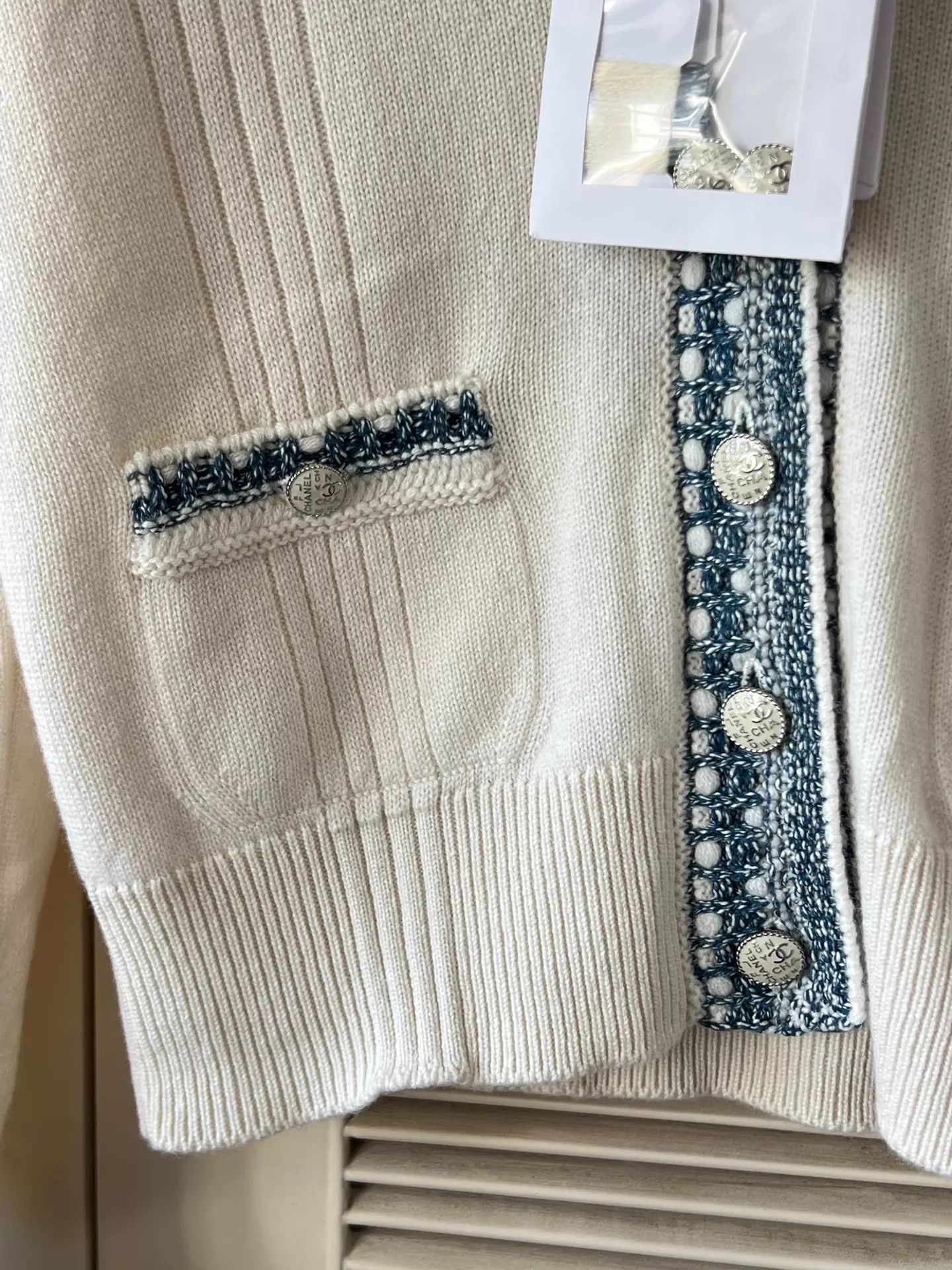 Chanel Chanel Cashmere Cardigan Cream Blue Trim 34 Size XS / US 0-2 / IT 36-38 - 5 Thumbnail