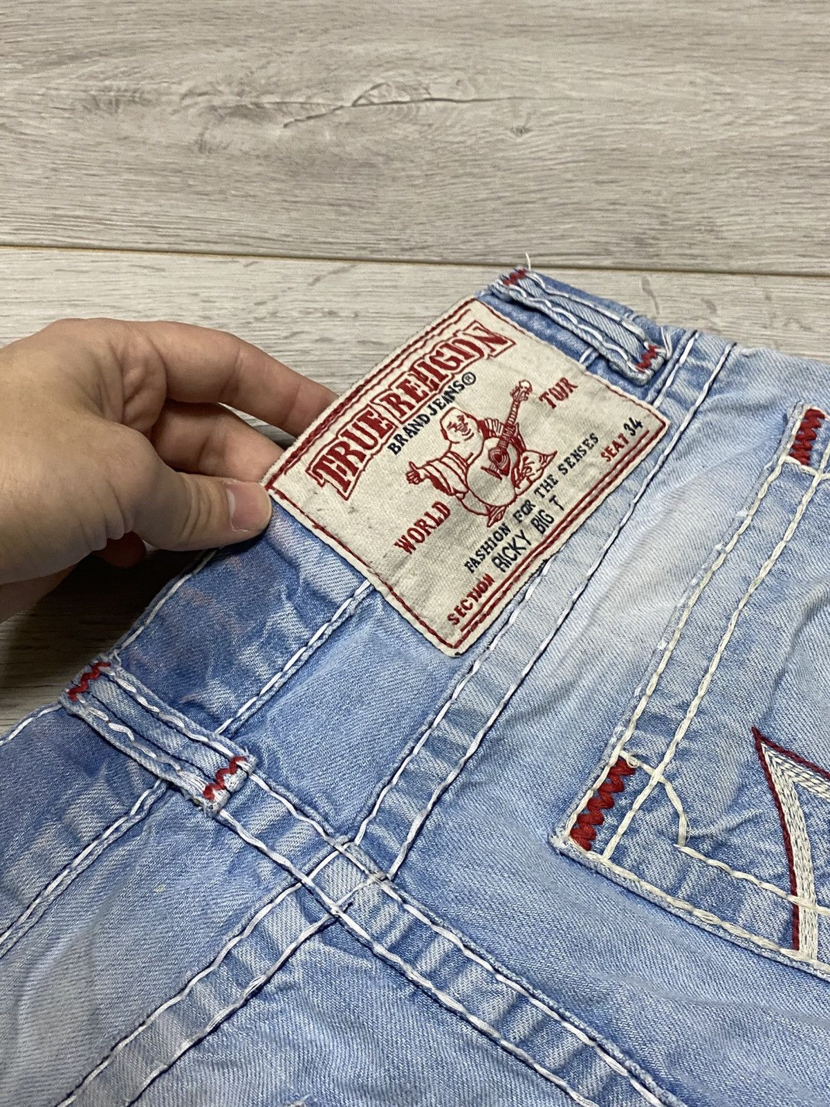 True Religion True Religion horse shoes distressed vintage jeans stitched Size US 31 - 11 Thumbnail