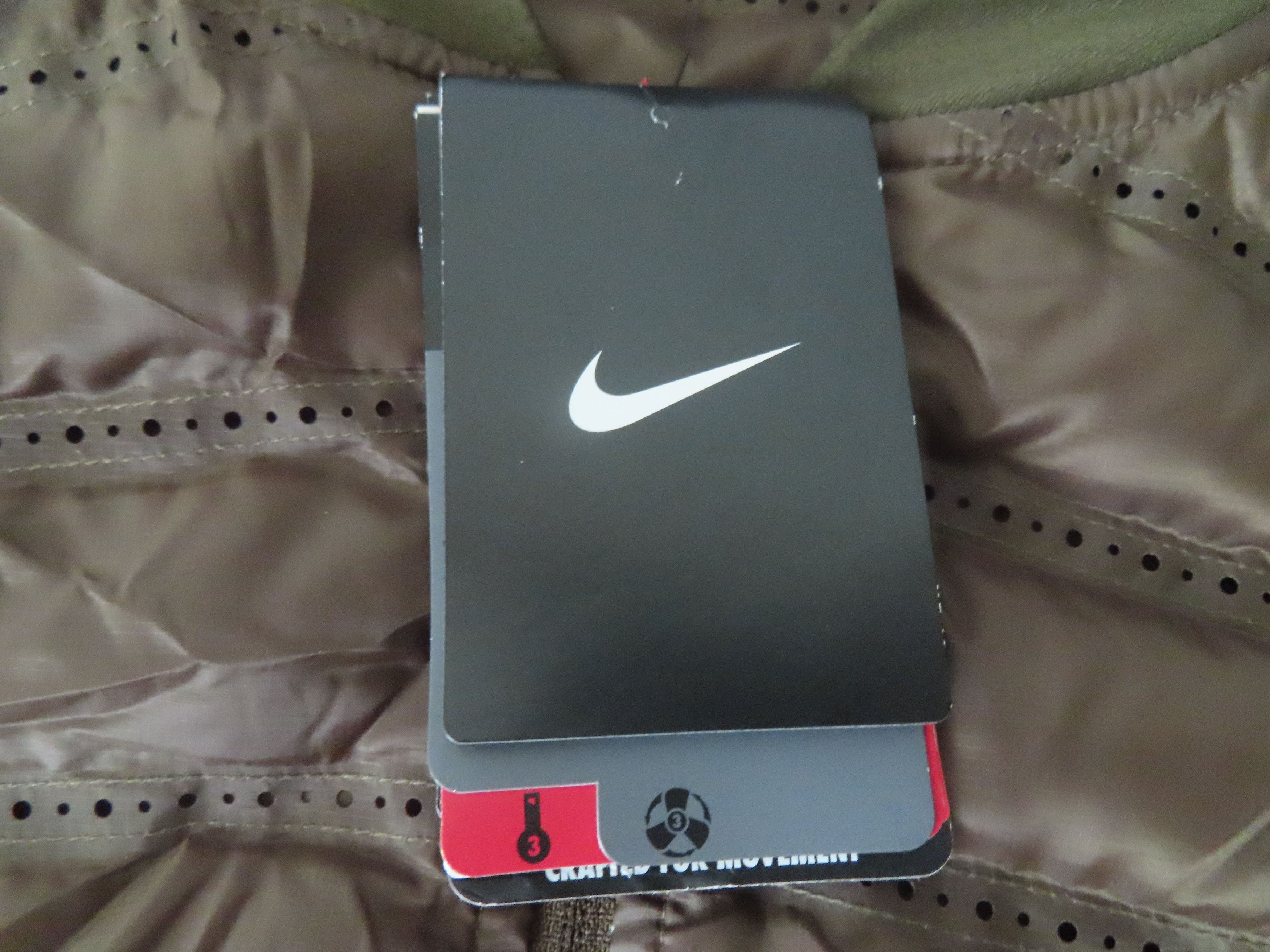 Designer × Nike NIKE AEROLOFT 800 DOWN MENS RUNNING VEST green Size US L / EU 52-54 / 3 - 6 Thumbnail