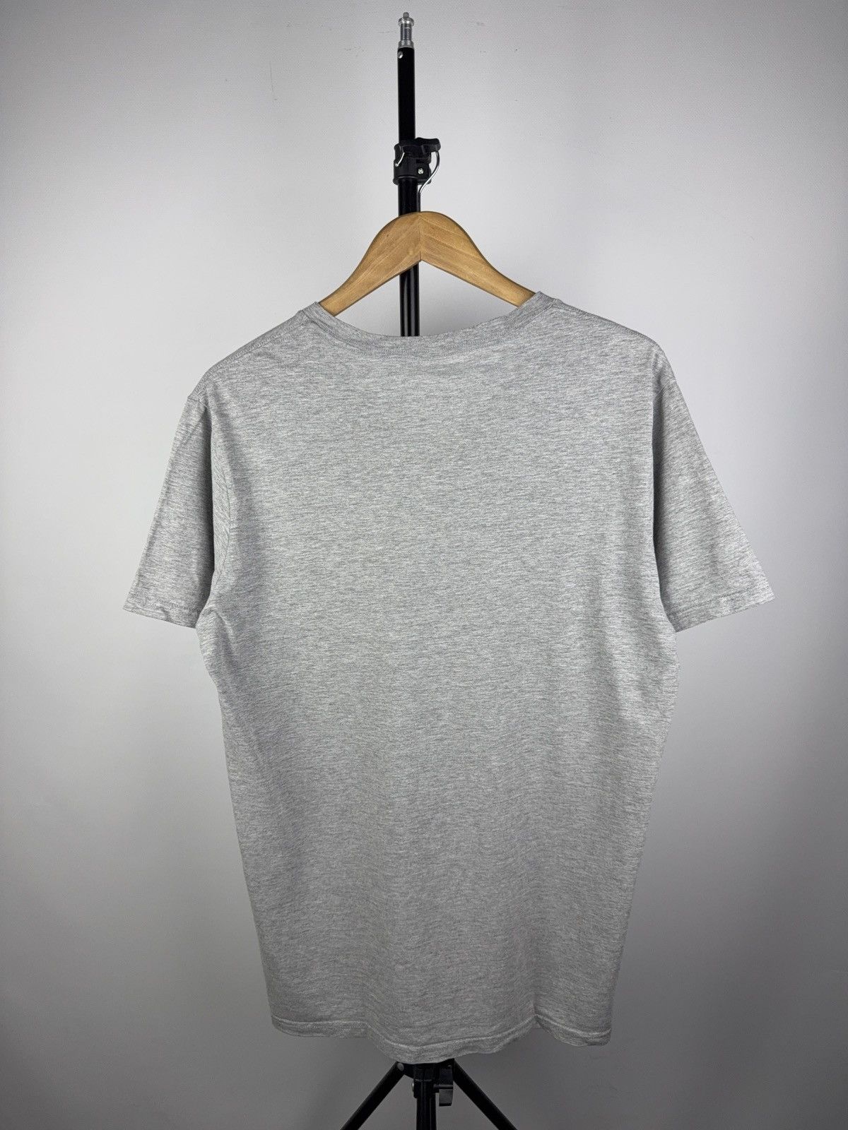Oakley 00s Outdoor Oakley V-Neck Logo T-Shirt Gray Y2K Streetwear Size US M / EU 48-50 / 2 - 6 Thumbnail