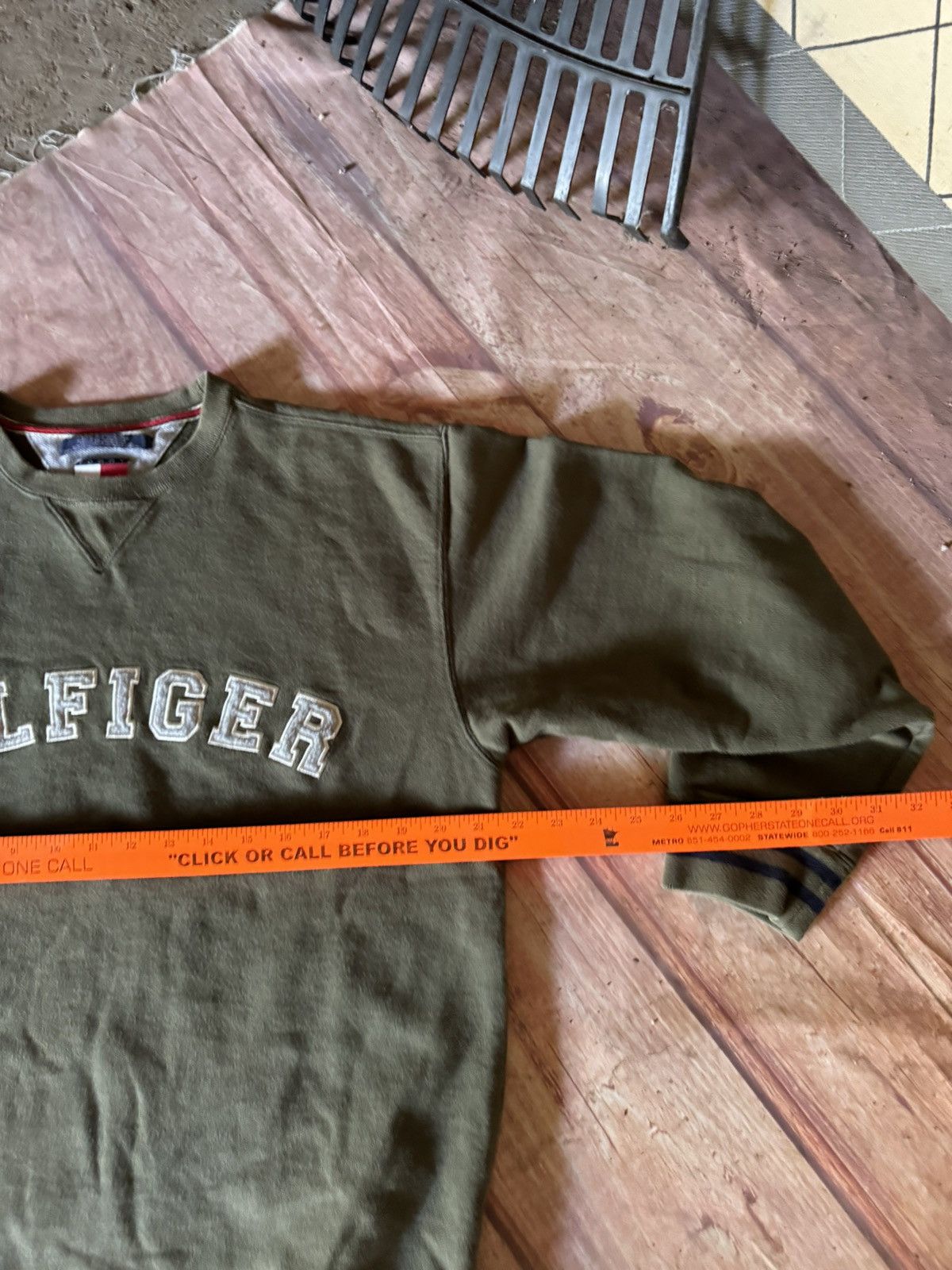 Tommy Hilfiger × Vintage Vintage Tommy Hilfiger Sweatshirt Size US S / EU 44-46 / 1 - 5 Thumbnail