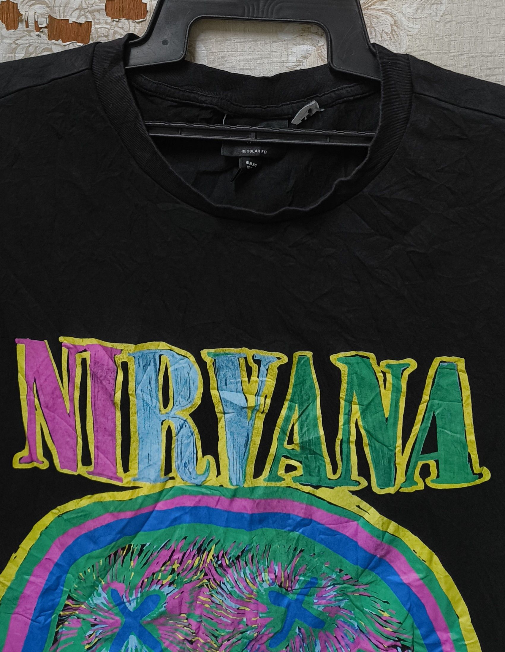 Band Tees × H&M H&M X NIRVANA BAND SMILEY TM TSHIRT Size US XXL / EU 58 / 5 - 4 Thumbnail