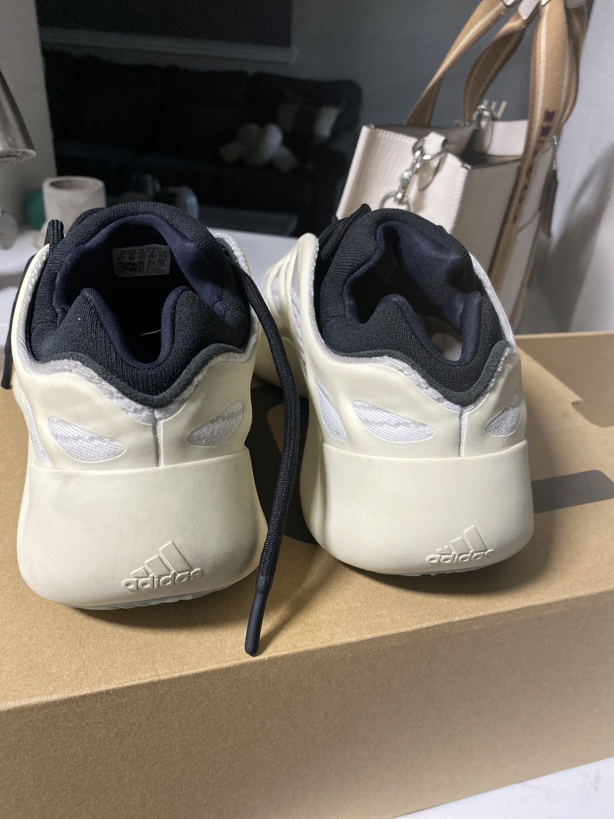 Adidas Adidas Yeezy 700 Size US 10.5 / EU 43-44 - 6 Thumbnail