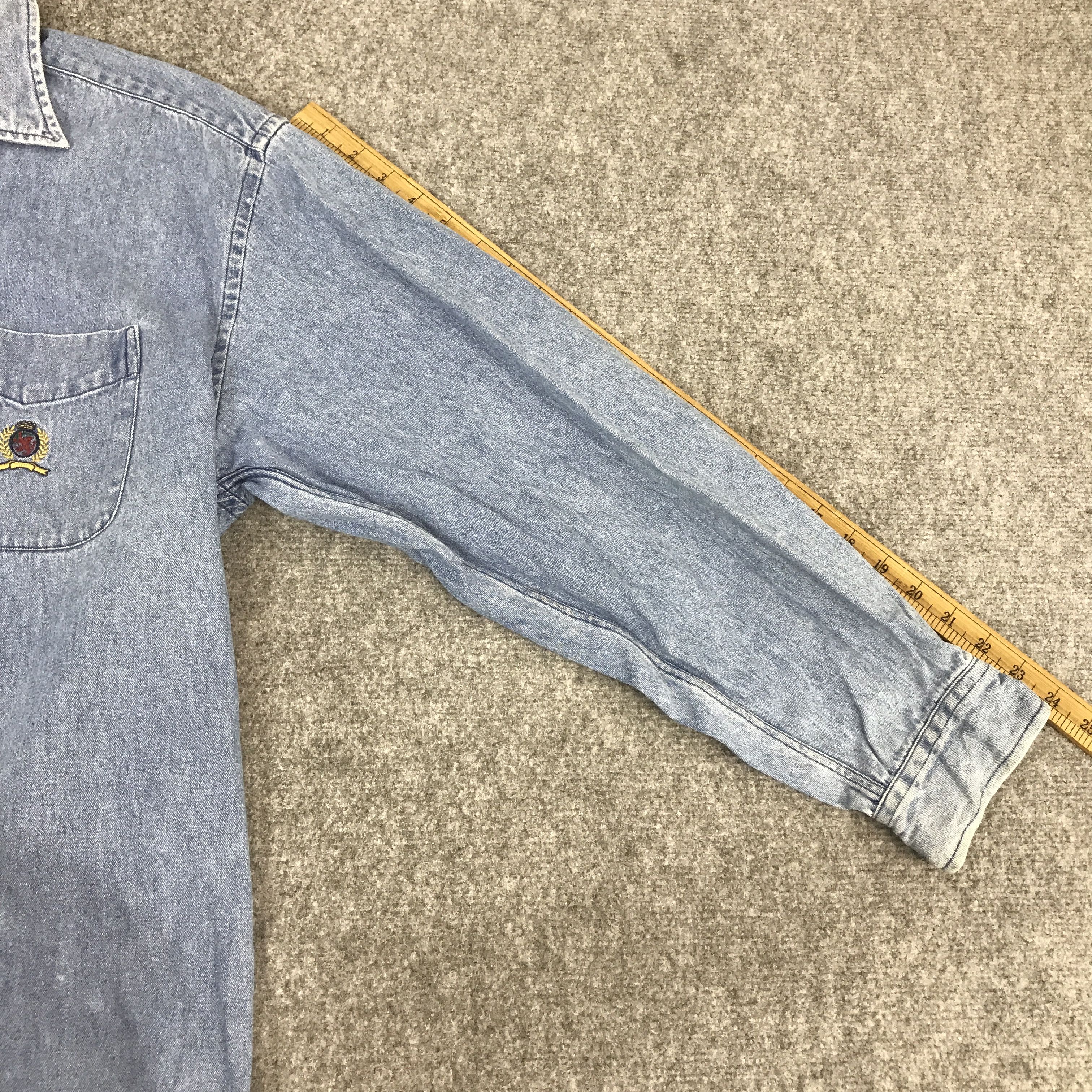 Tommy Hilfiger tommy hilfinger denim button up t-shirt K44B58 Size US L / EU 52-54 / 3 - 6 Thumbnail