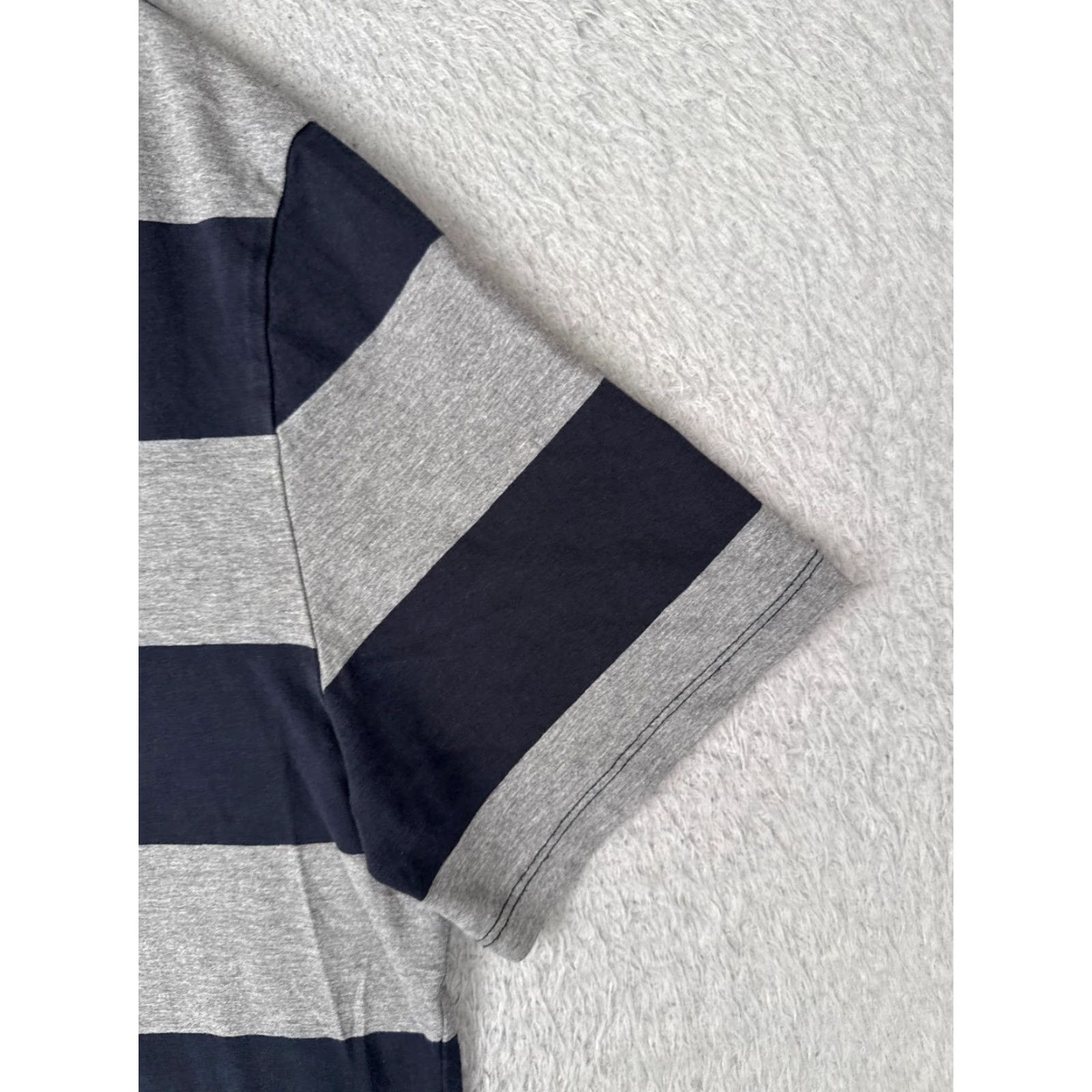 Tommy Hilfiger Tommy Hilfiger Shirt Adult XL Gray Blue Stripe Short Sleeve Crew Cotton Logo Size US XL / EU 56 / 4 - 2 Thumbnail