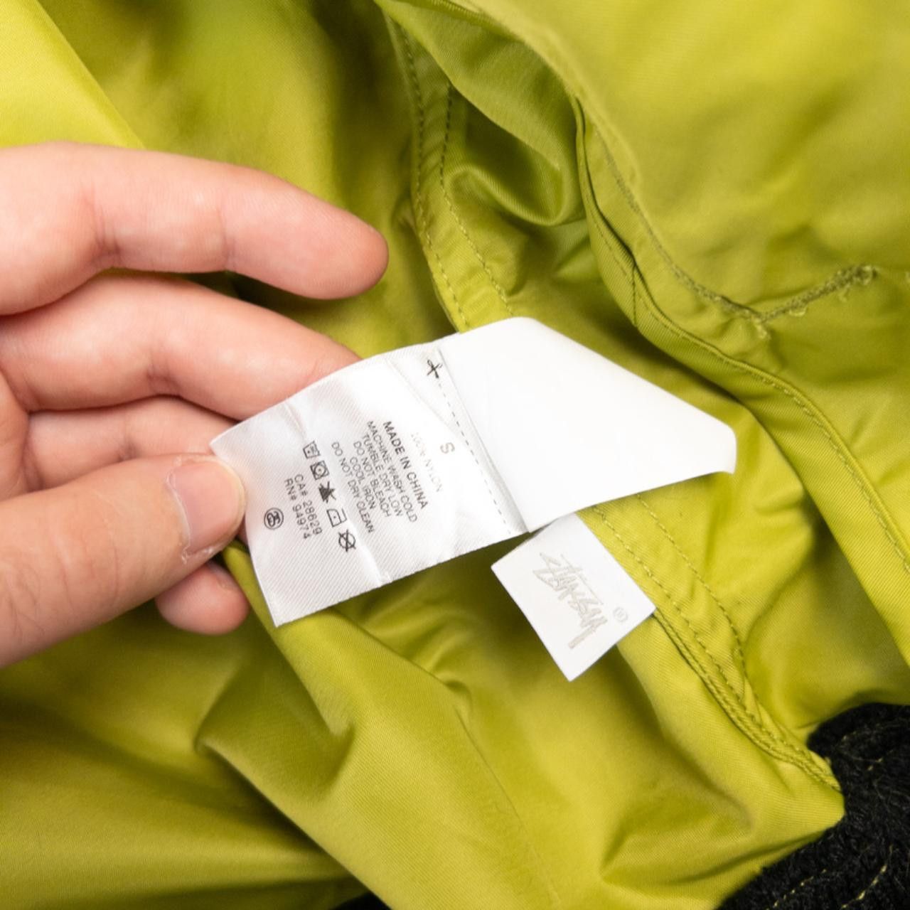 Stussy Vintage Stussy Waterproof Bomber Jacket Size L Size US L / EU 52-54 / 3 - 7 Thumbnail