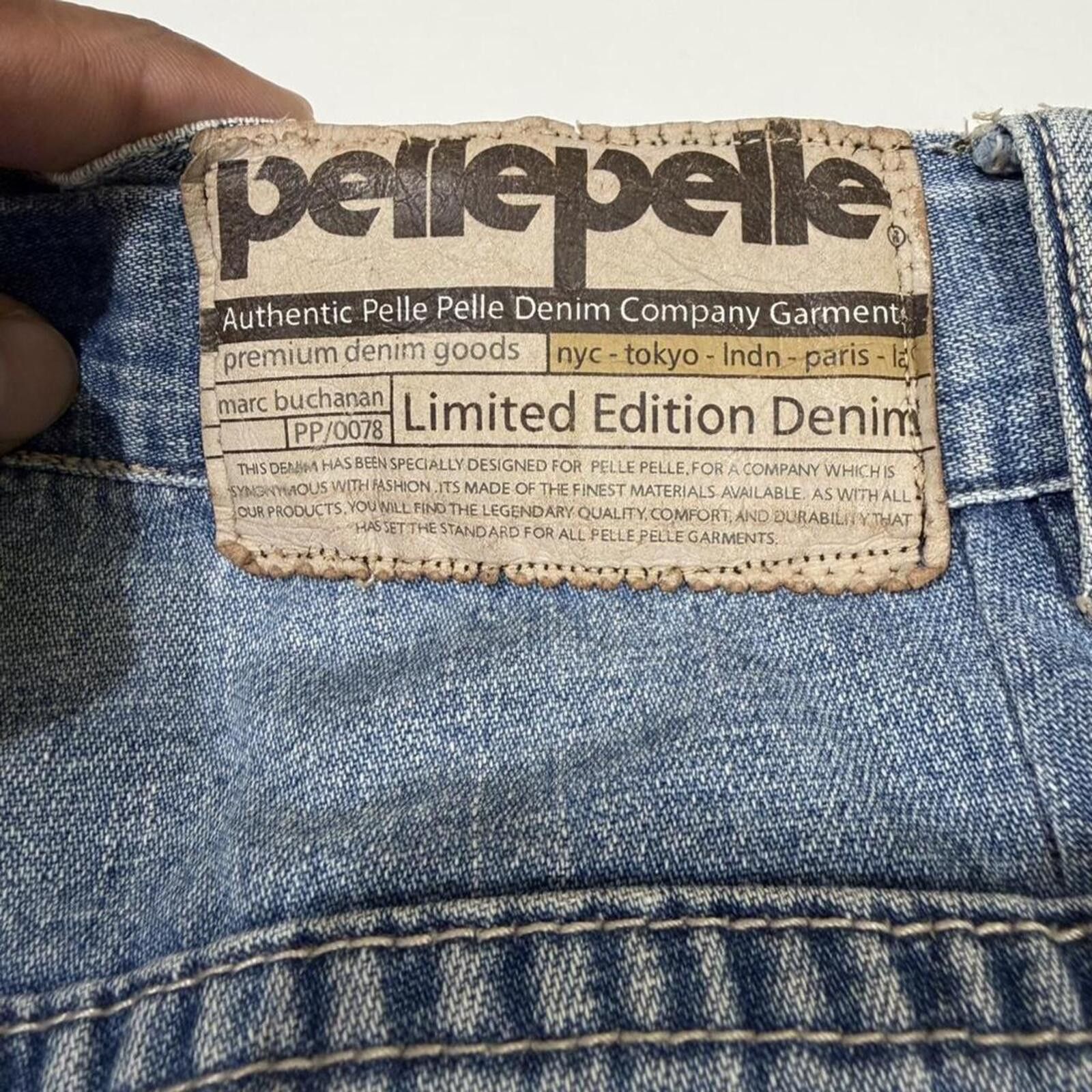 True Religion PellePelle blue jeans with unique design Size 30" / US 8 / IT 44 - 7 Thumbnail