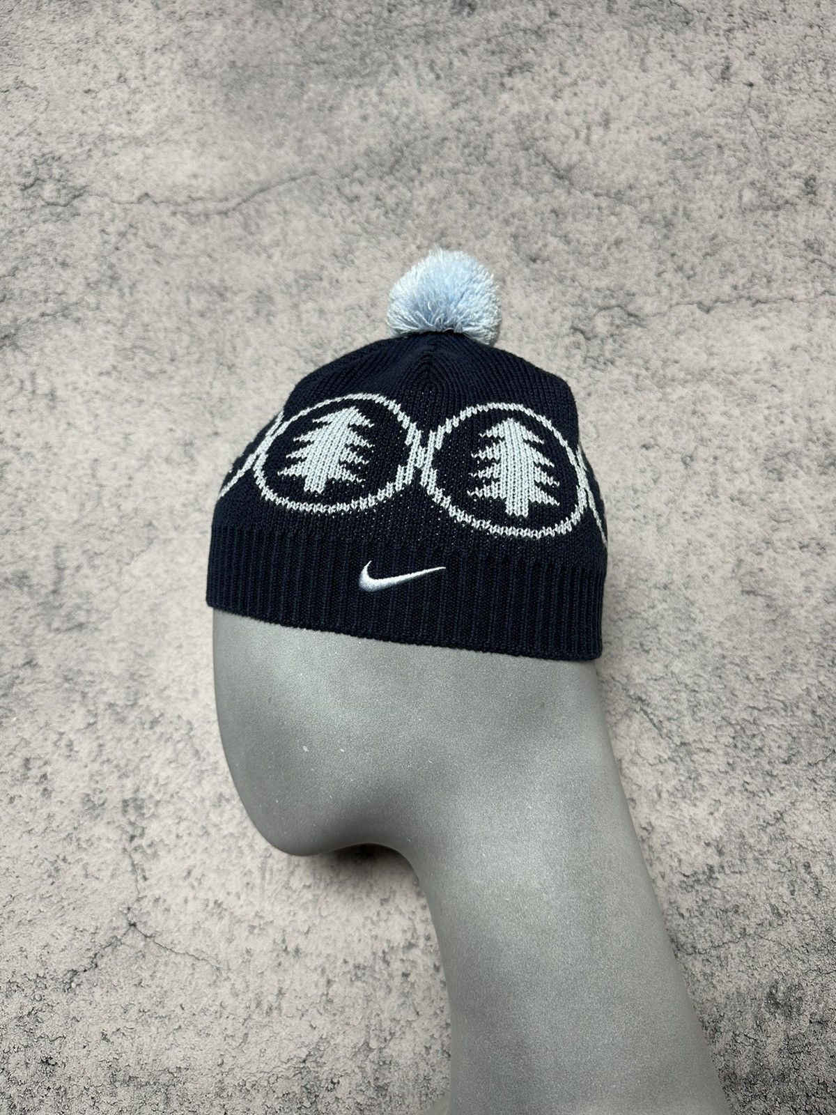 Nike Vintage Nike Boys Kids Knit Pom Beanie Hat Size ONE SIZE - 1 Thumbnail