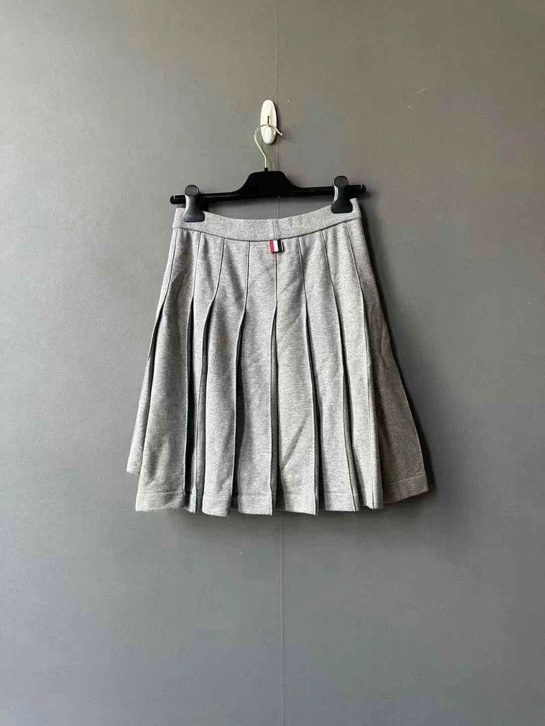 Thom Browne Thom browne Pleated skirt 2503-Nextarrow Size 25" / US 0 / IT 36 - 2 Thumbnail