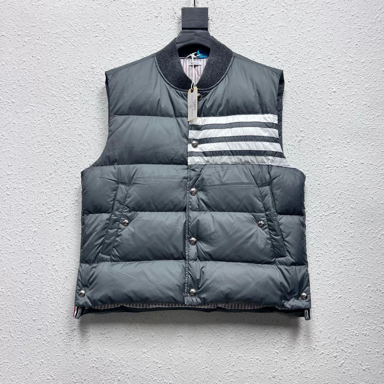 Thom Browne THOM BROWNE Solid Stripe Down Vest Size US L / EU 52-54 / 3 - 1 Thumbnail