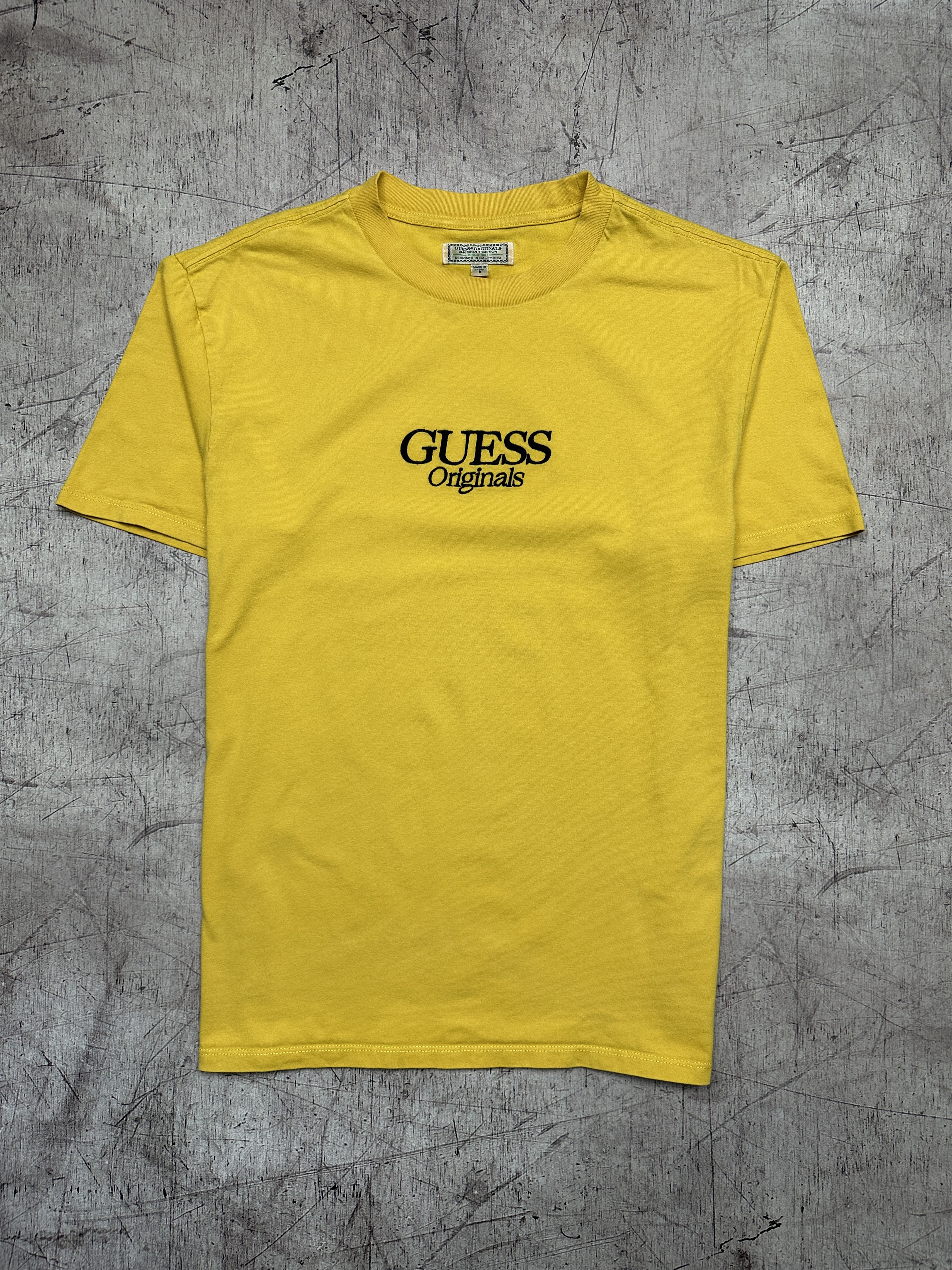 Guess × Vintage Guess Vintage Mens Center Logo T-Shirt Size US S / EU 44-46 / 1 - 1 Thumbnail