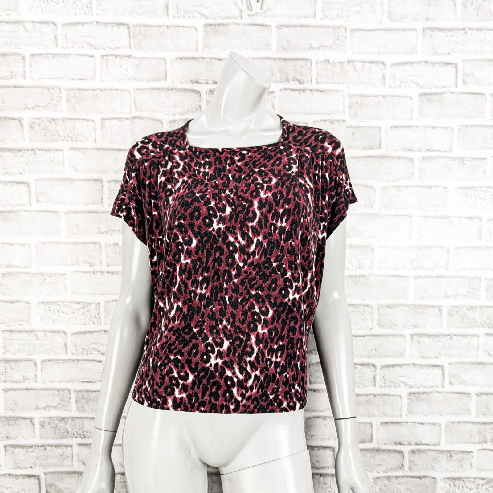 St. John ST. JOHN Women's Short Sleeve Leopard Print Blouse Medium Size M / US 6-8 / IT 42-44 - 2 Thumbnail