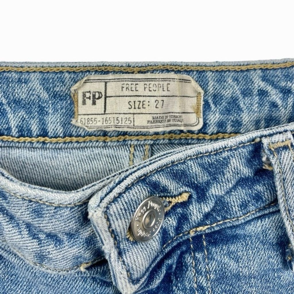 Free People Free People Girlfriend Straight Light Wash Jeans Size 27 Size 27" / US 4 / IT 40 - 4 Thumbnail