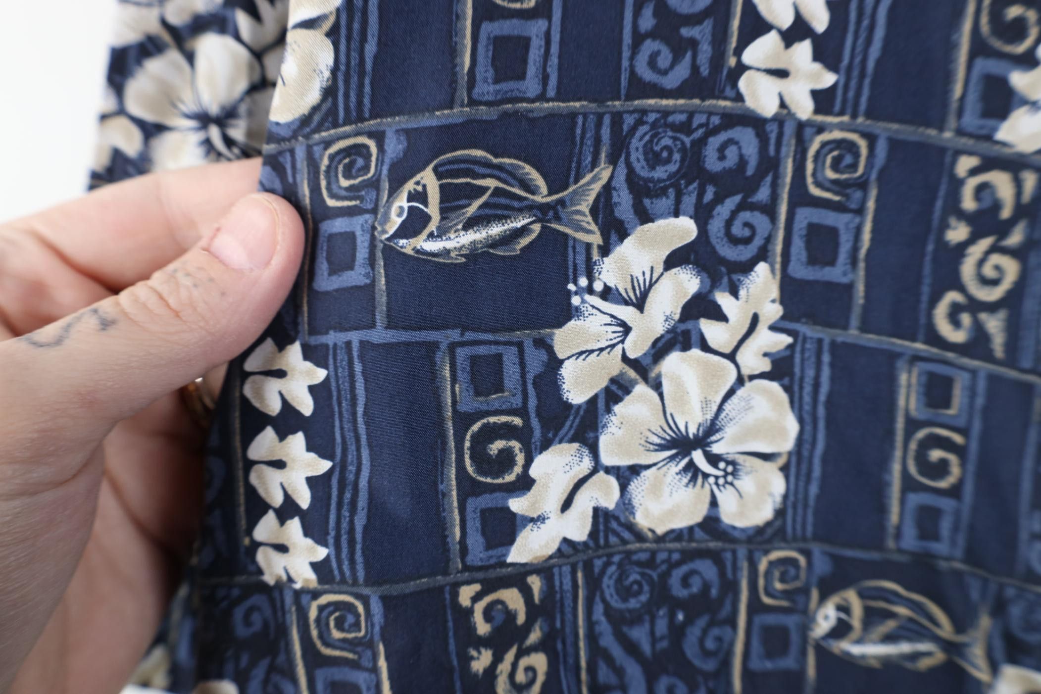 Vintage Vintage 90s Streetwear Fish Luau Hawaiian Button Shirt Size US M / EU 48-50 / 2 - 6 Thumbnail