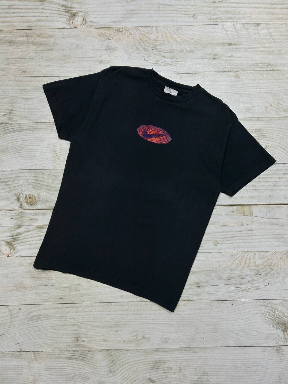 Nike Vintage Nike Centre Logo T-Shirt Big Swoosh 00s Y2K Size US S / EU 44-46 / 1 - 1 Thumbnail