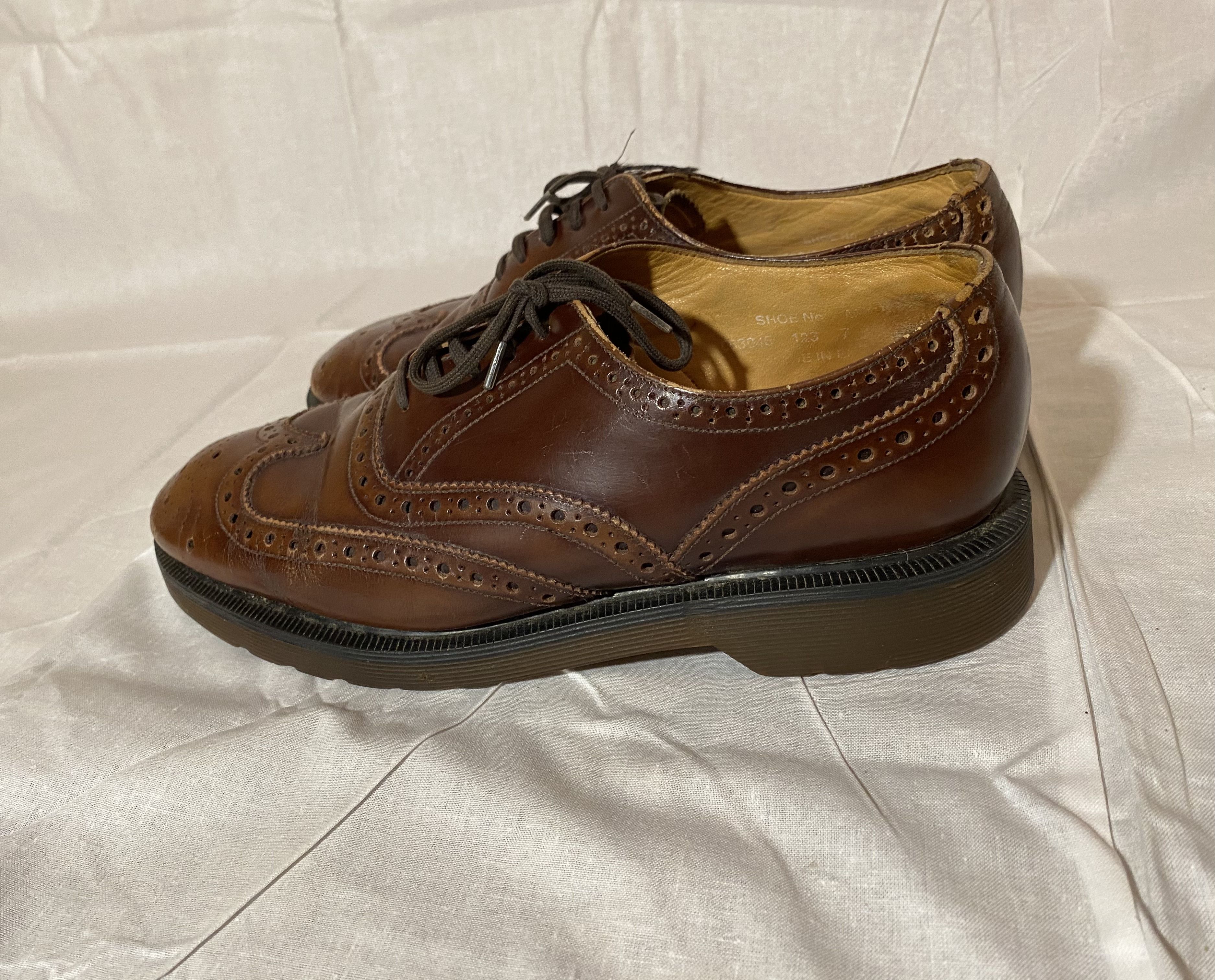 Dr. Martens Dr Martens Brown Brogue Shoes Made In England Size US 8 / EU 41 - 8 Thumbnail