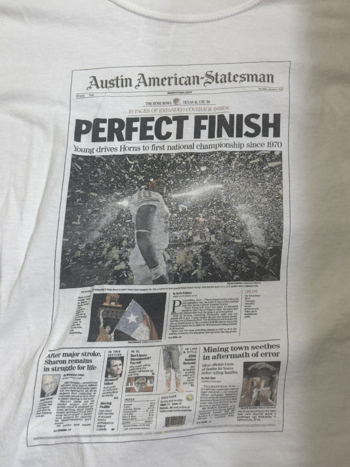 Vintage Vintage 2005 Texas Longhorns Vince Young Shirt Size US XL / EU 56 / 4 - 2 Thumbnail