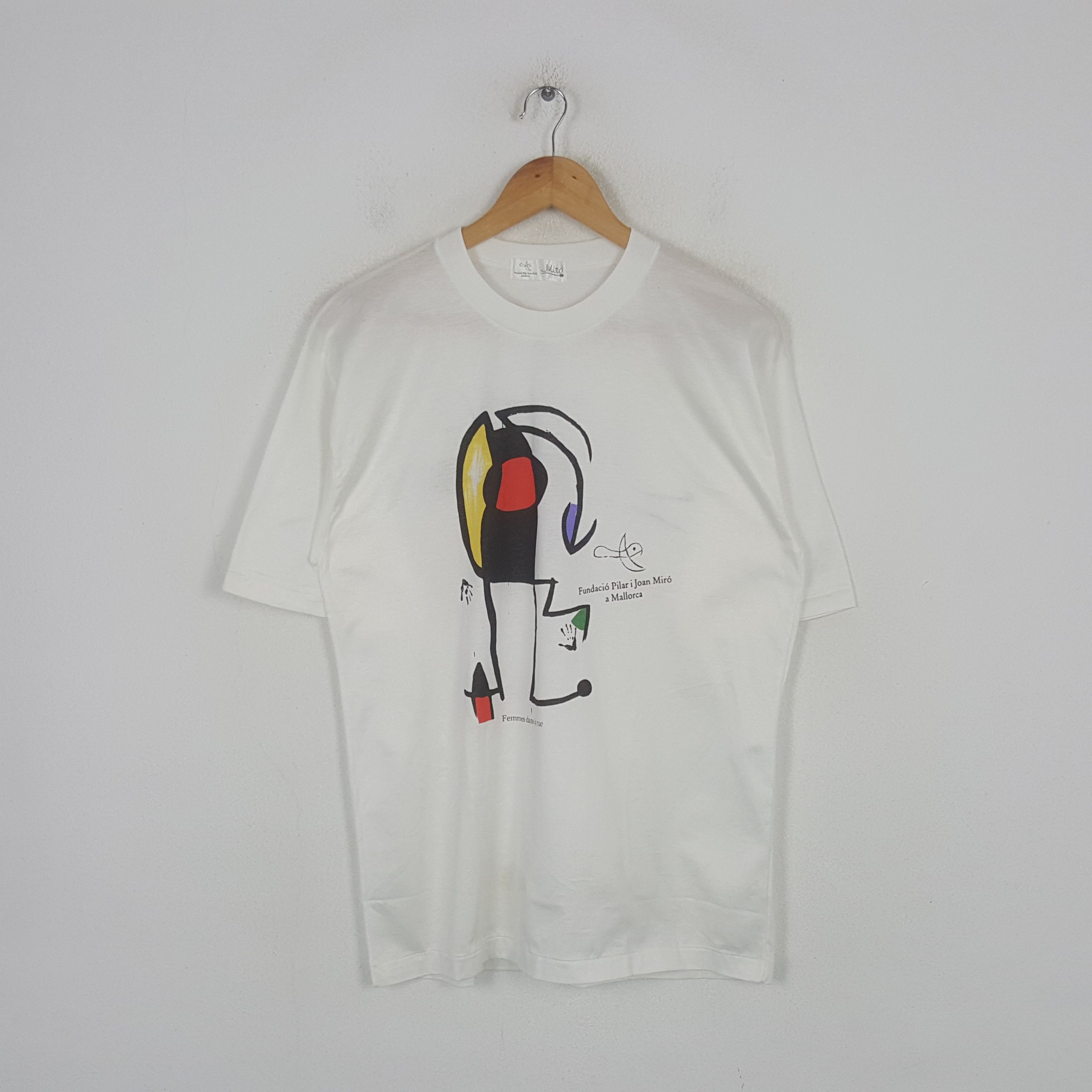 Vintage Vintage Fundacio Pilar Joan Miro A Mallorca Tshirt C301N29 Size US M / EU 48-50 / 2 - 1 Thumbnail