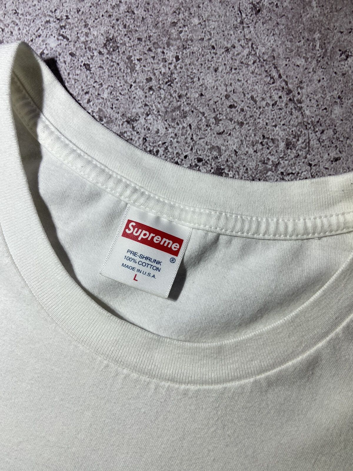 Supreme 💥Supreme white printed logo t-shirt‼️ Size US L / EU 52-54 / 3 - 8 Thumbnail
