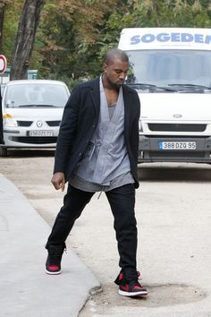 Louis Vuitton LOUIS VUITTON LV KANYE WEST YEEZY KIMONO Size US M / EU 48-50 / 2 - 1 Thumbnail