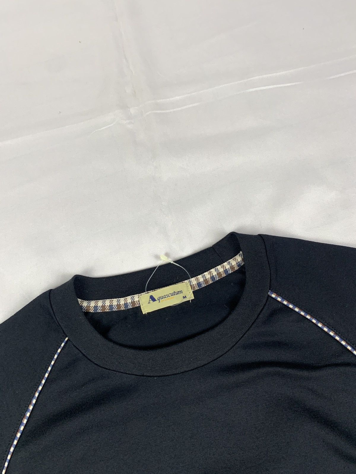 Aquascutum 2000s Aquascutum Embroidered Plaid Icon Acent Raglan Tee Size US M / EU 48-50 / 2 - 6 Thumbnail
